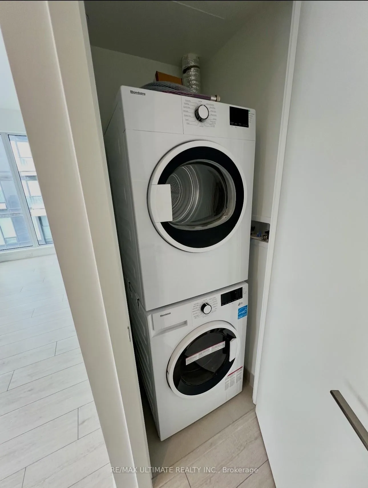 Photo 13 of Unit 4105, 55 Mercer Street, Toronto, Waterfront Communities — HOMEH