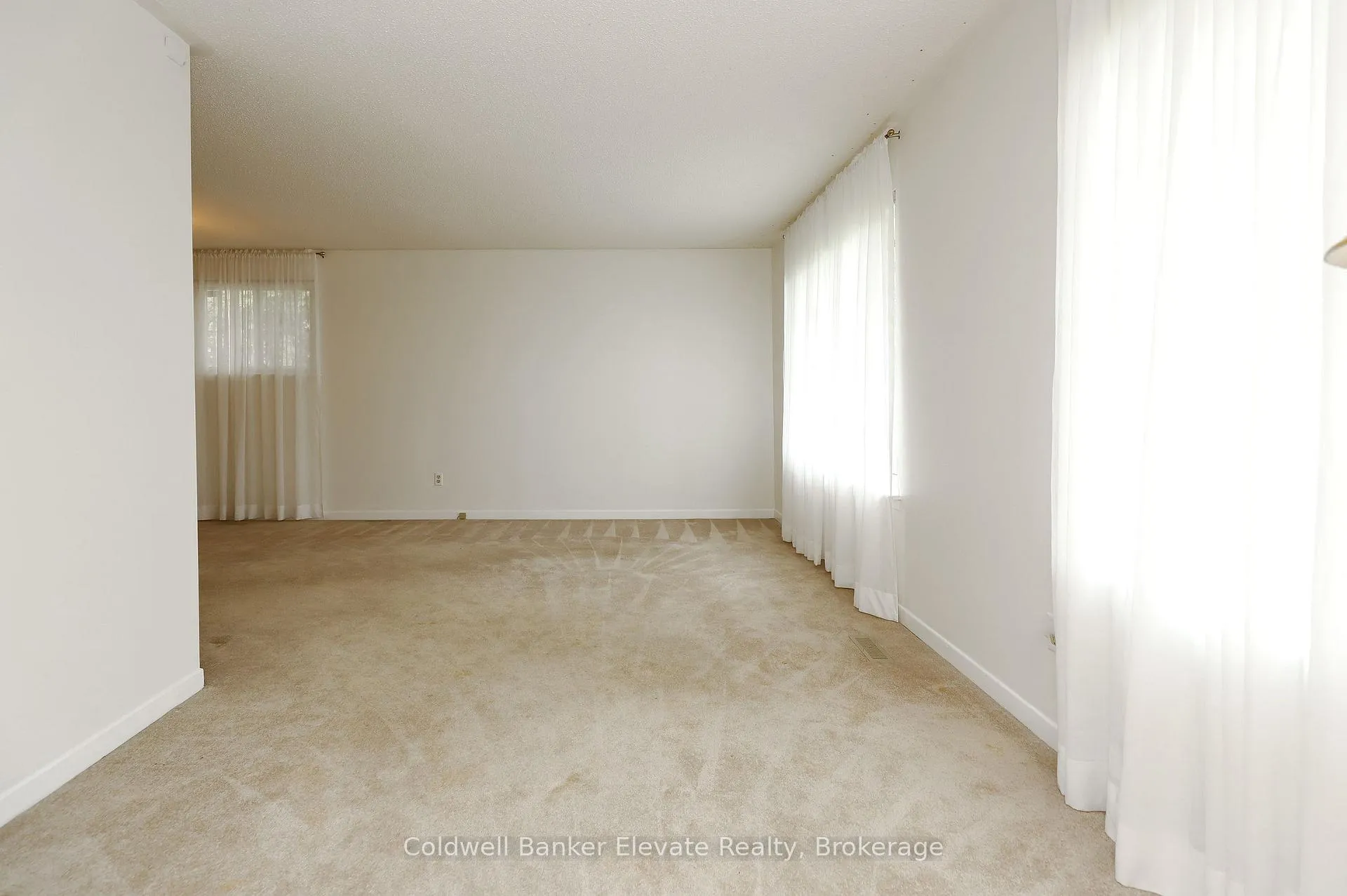 Photo 7 of 87 Mancroft Crescent, Brampton, Central Park — HOMEH