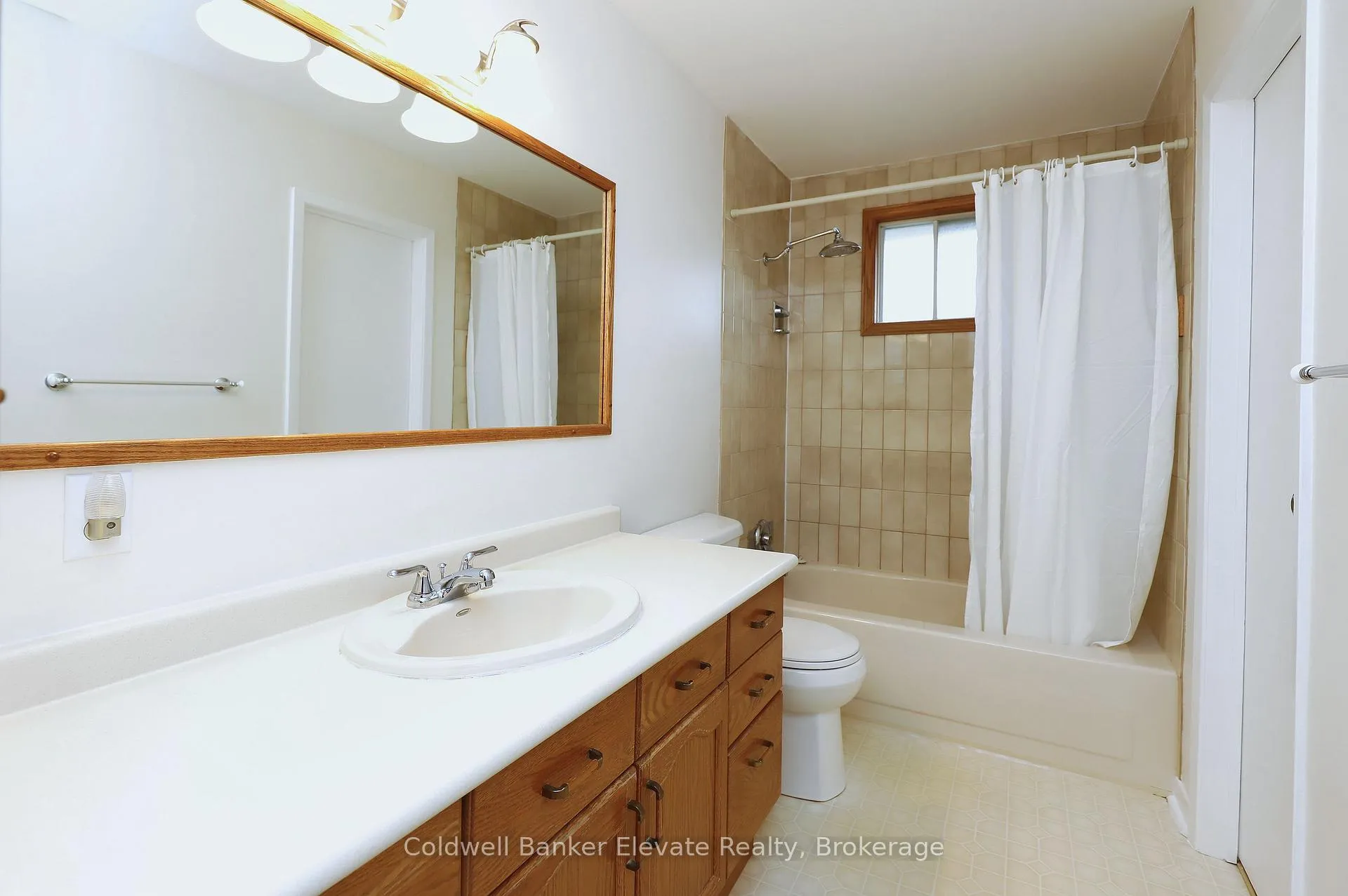 Photo 19 of 87 Mancroft Crescent, Brampton, Central Park — HOMEH