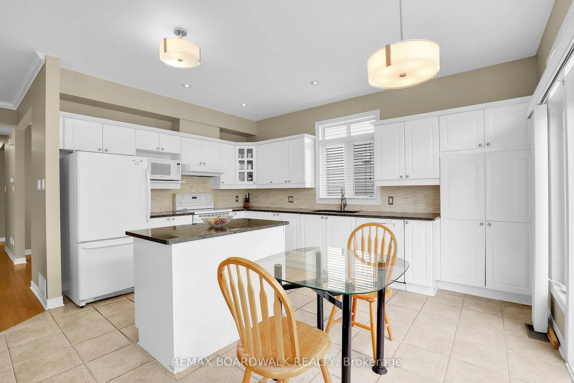 Photo 2 of 82 Upney Drive, Ottawa, Barrhaven - Longfields — HOMEH