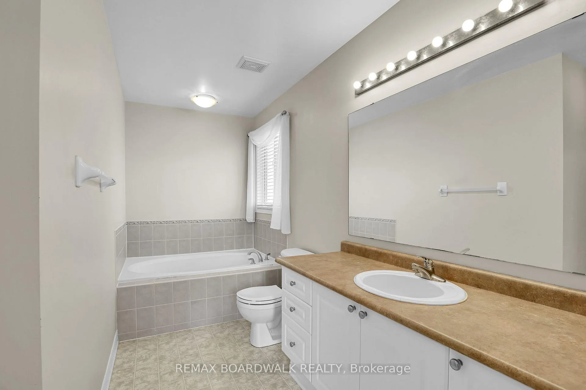 Photo 28 of 82 Upney Drive, Ottawa, Barrhaven - Longfields — HOMEH