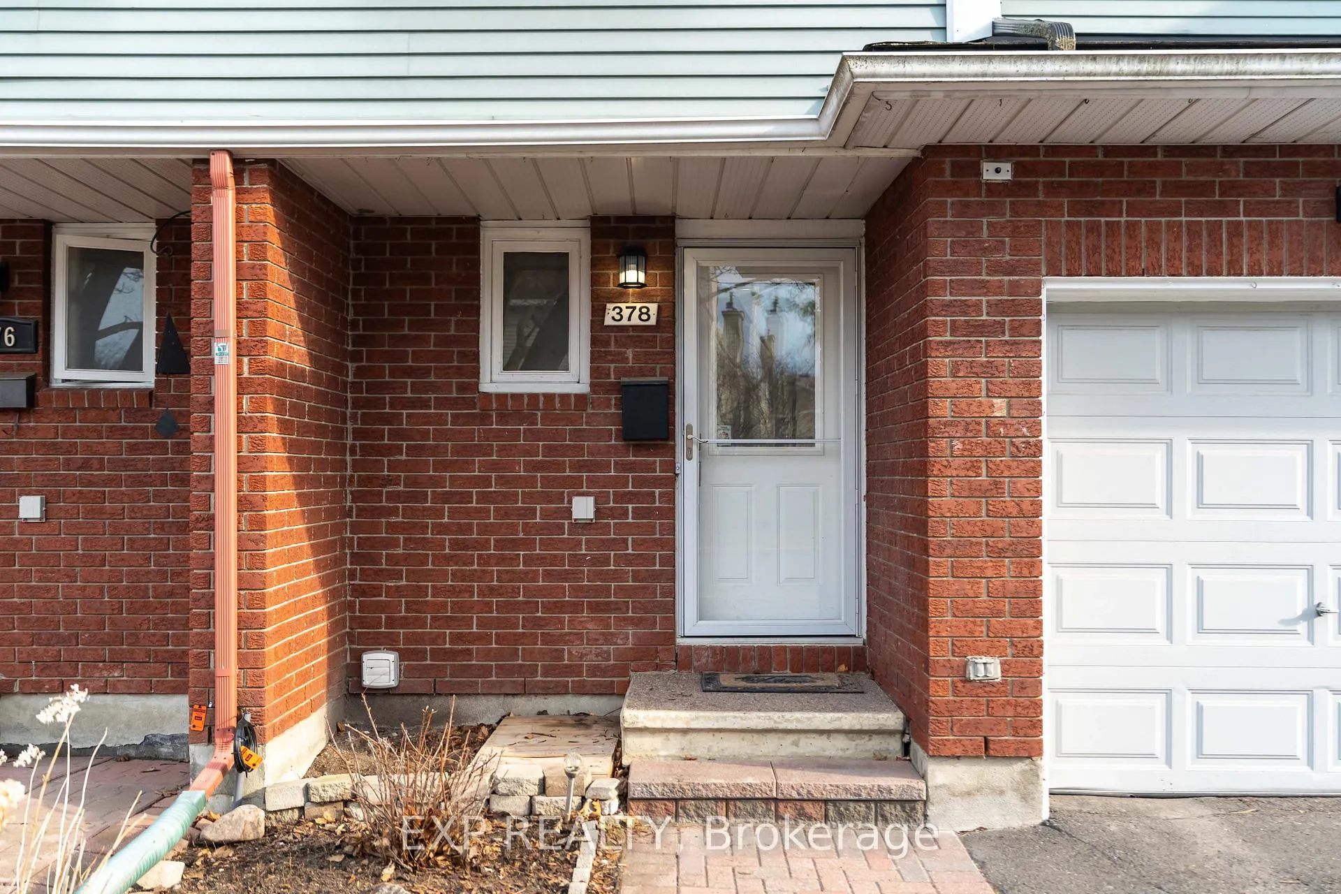 Photo 2 of 378 Valade Crescent, Ottawa, Fallingbrook/Pineridge — HOMEH