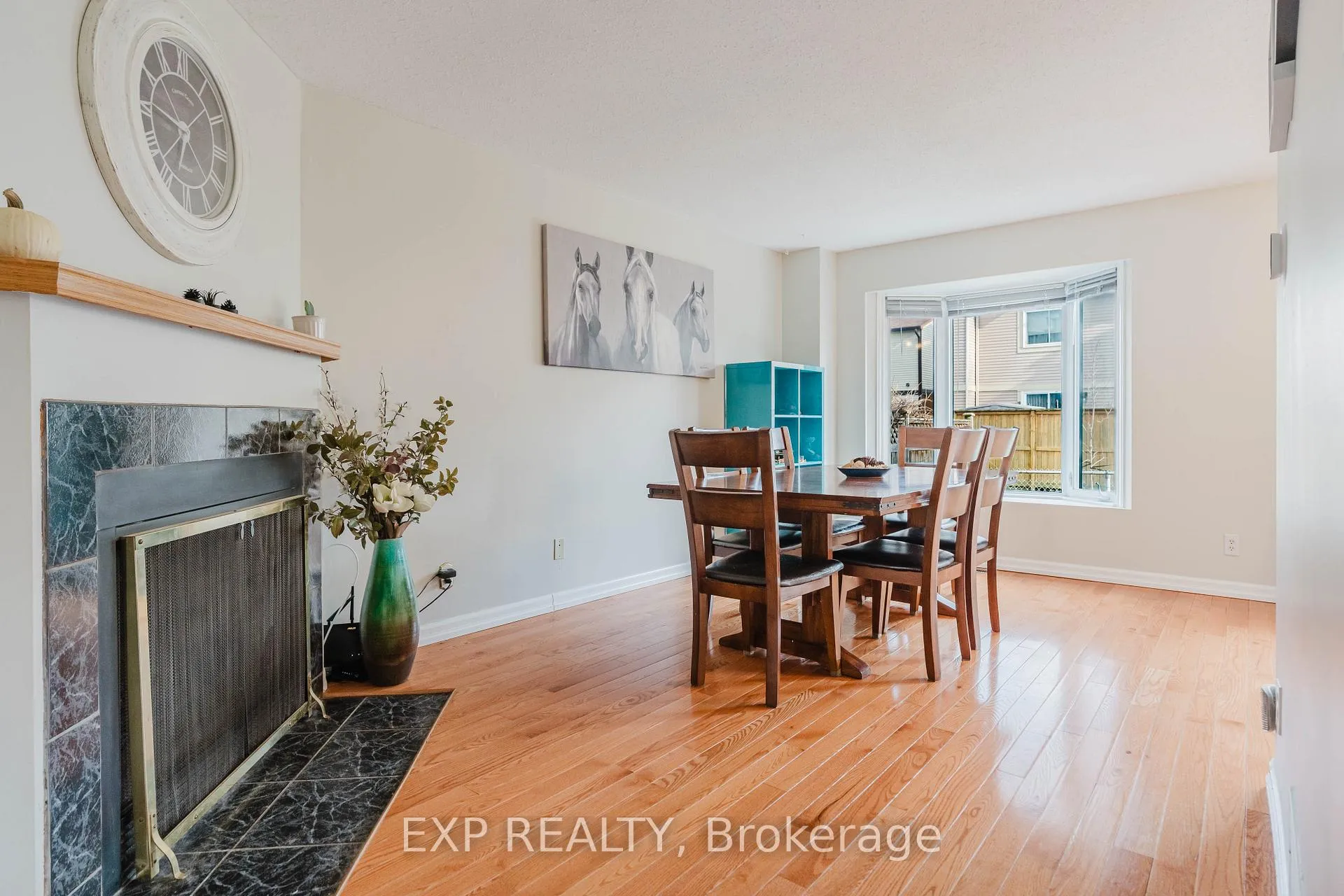 Photo 6 of 378 Valade Crescent, Ottawa, Fallingbrook/Pineridge — HOMEH