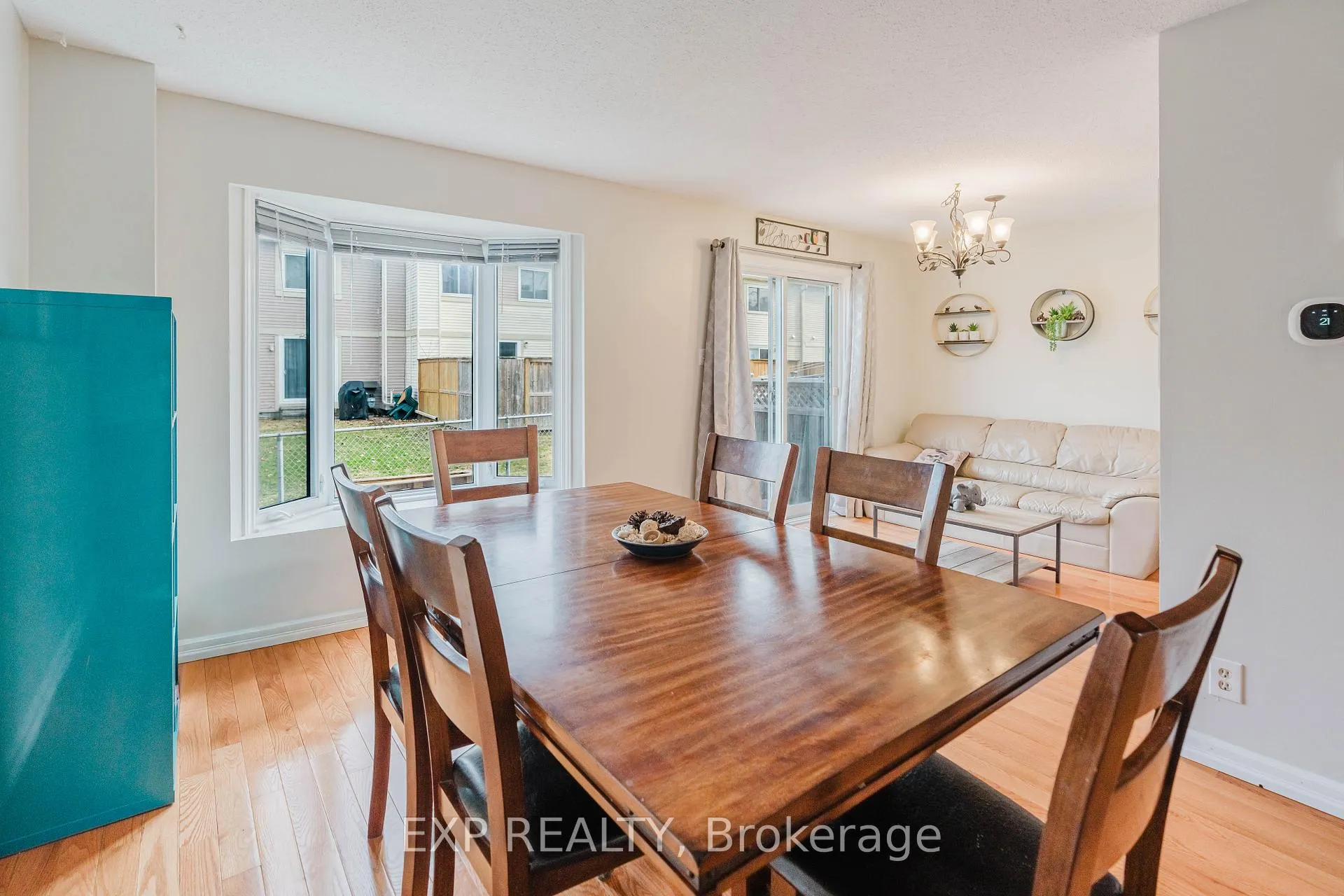 Photo 9 of 378 Valade Crescent, Ottawa, Fallingbrook/Pineridge — HOMEH