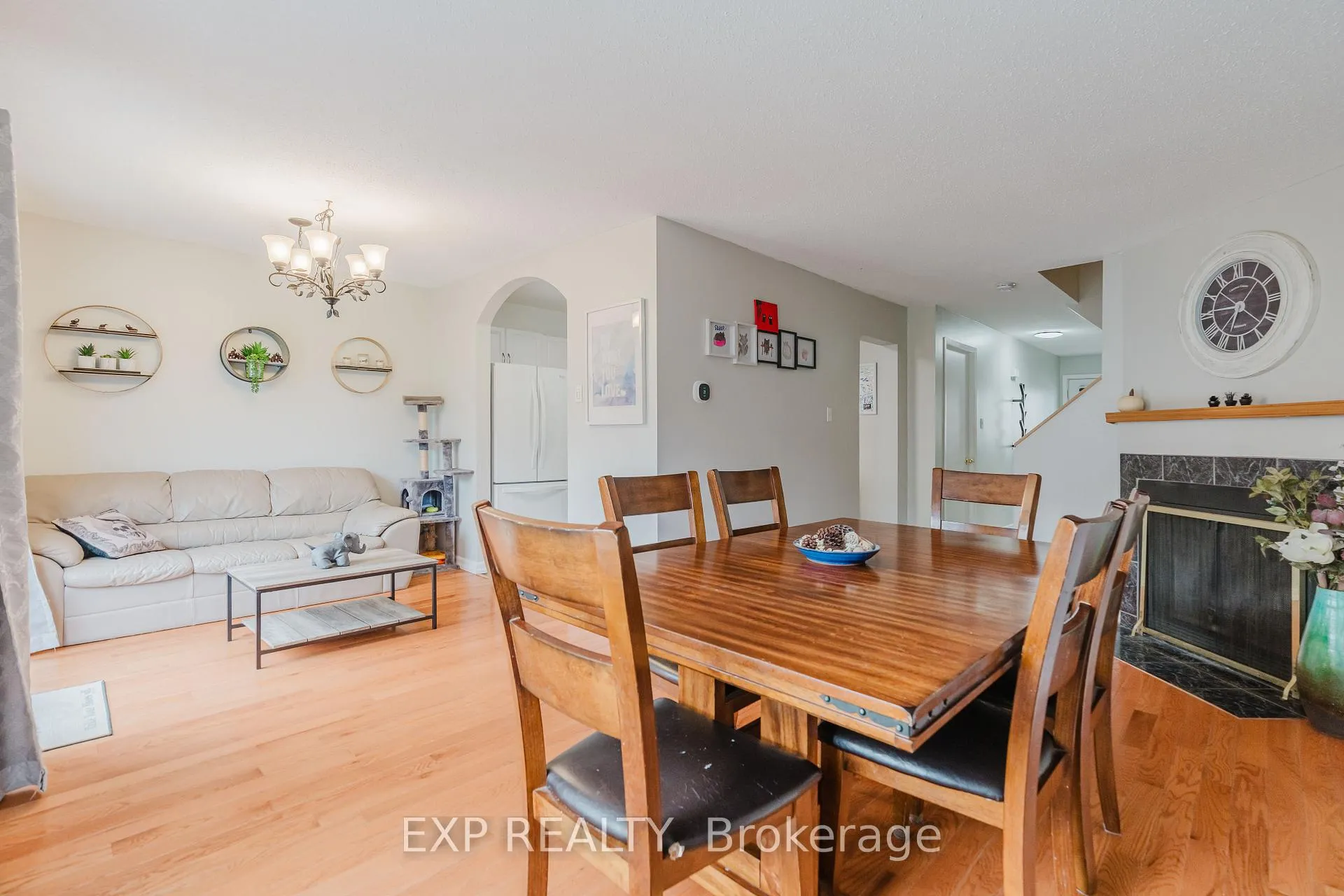 Photo 10 of 378 Valade Crescent, Ottawa, Fallingbrook/Pineridge — HOMEH