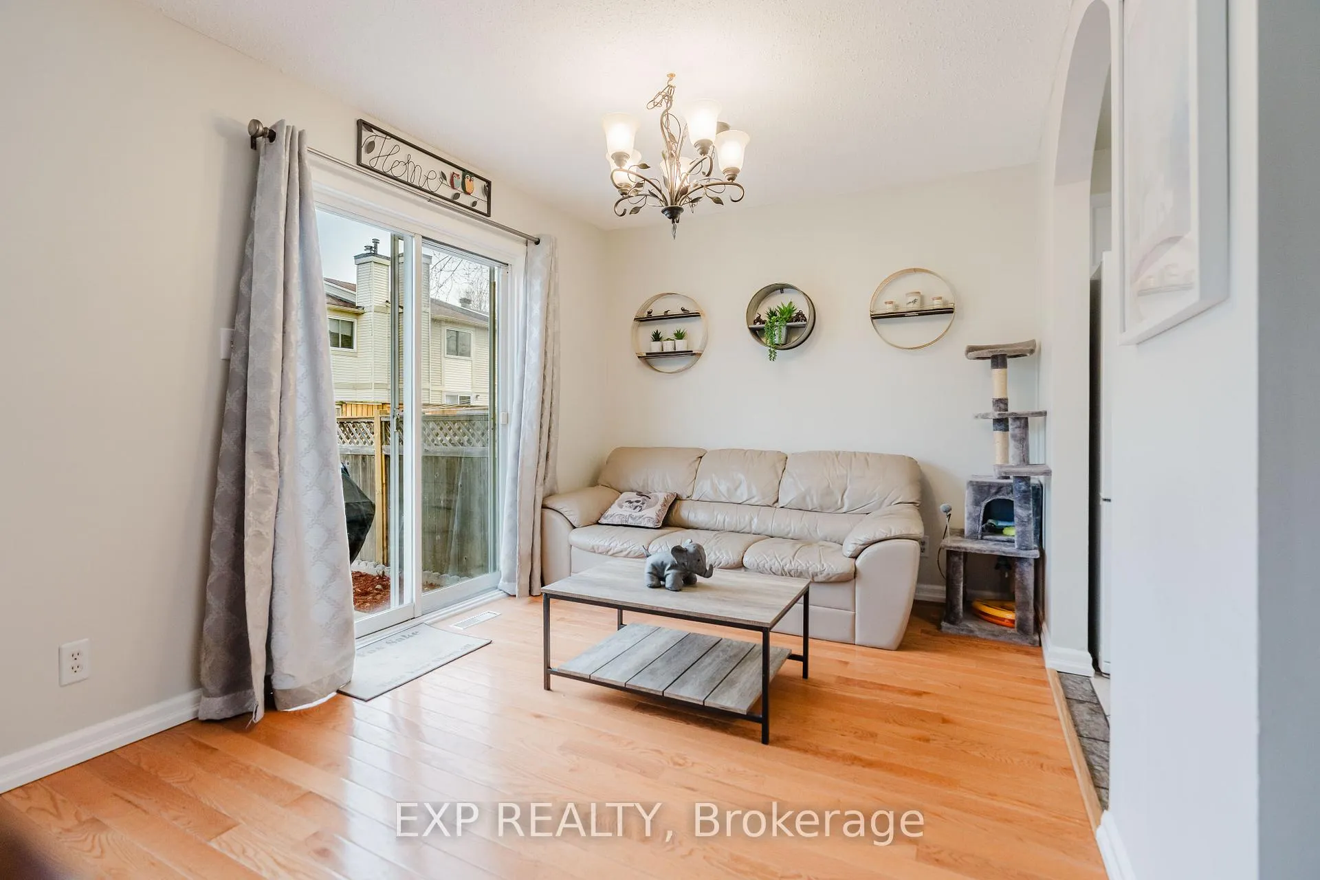 Photo 11 of 378 Valade Crescent, Ottawa, Fallingbrook/Pineridge — HOMEH