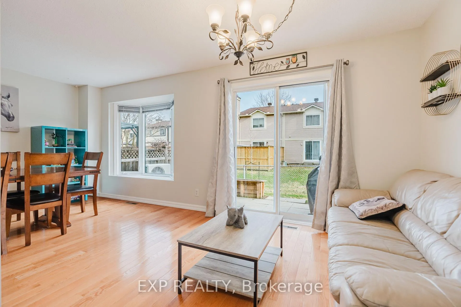 Photo 12 of 378 Valade Crescent, Ottawa, Fallingbrook/Pineridge — HOMEH