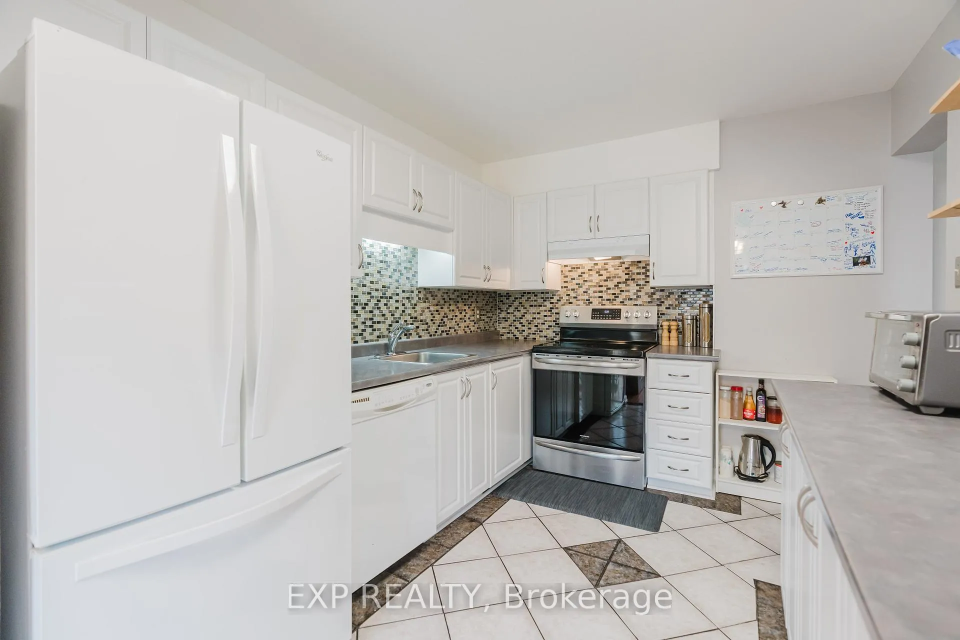 Photo 14 of 378 Valade Crescent, Ottawa, Fallingbrook/Pineridge — HOMEH