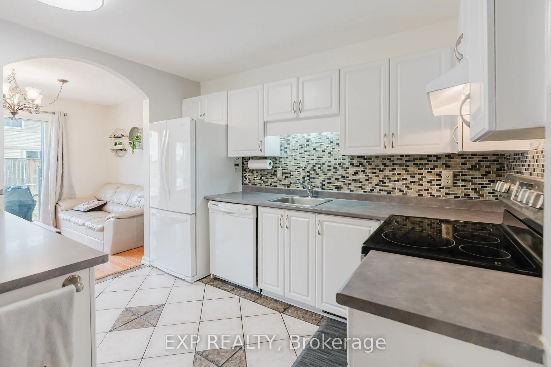 Photo 16 of 378 Valade Crescent, Ottawa, Fallingbrook/Pineridge — HOMEH