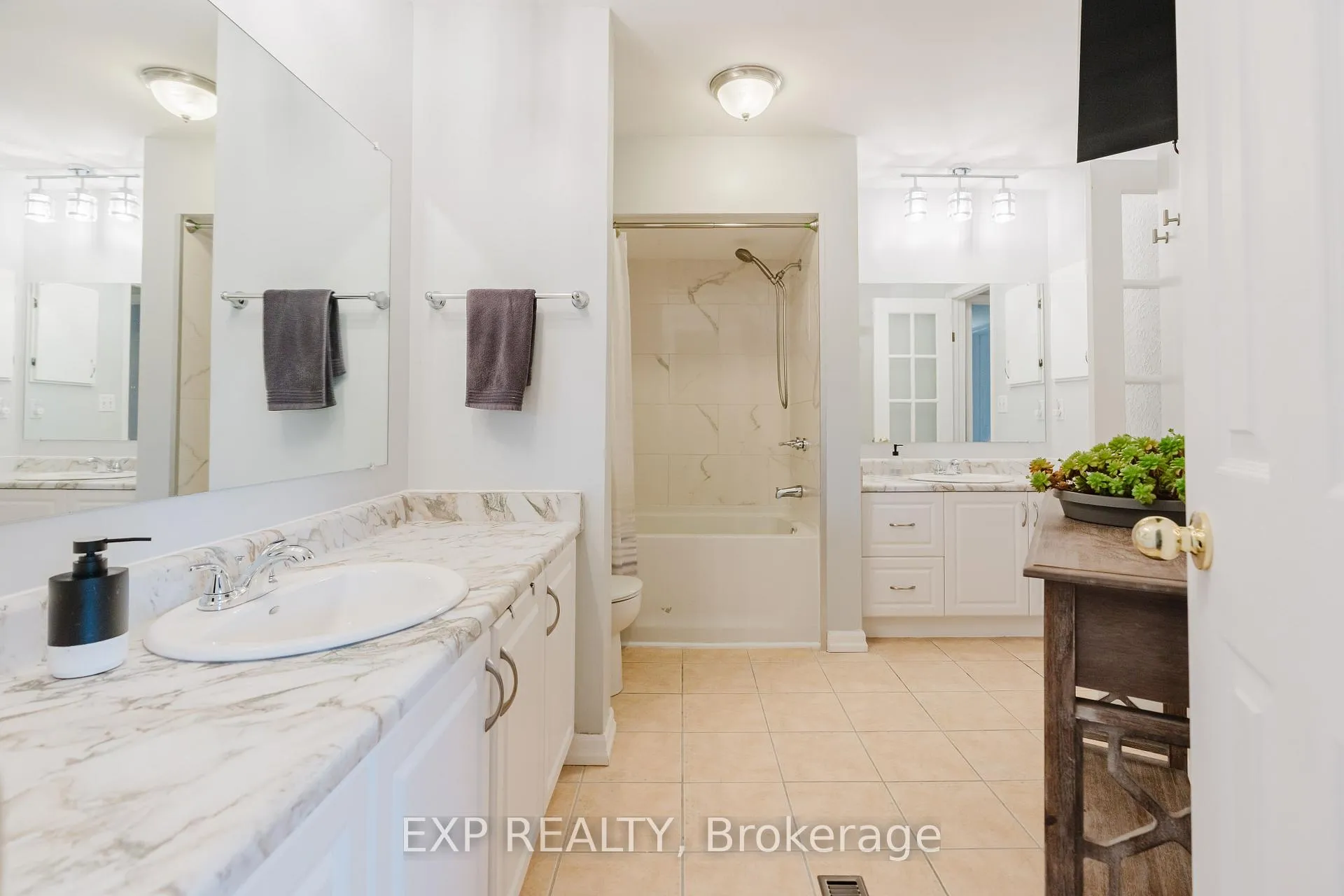 Photo 25 of 378 Valade Crescent, Ottawa, Fallingbrook/Pineridge — HOMEH