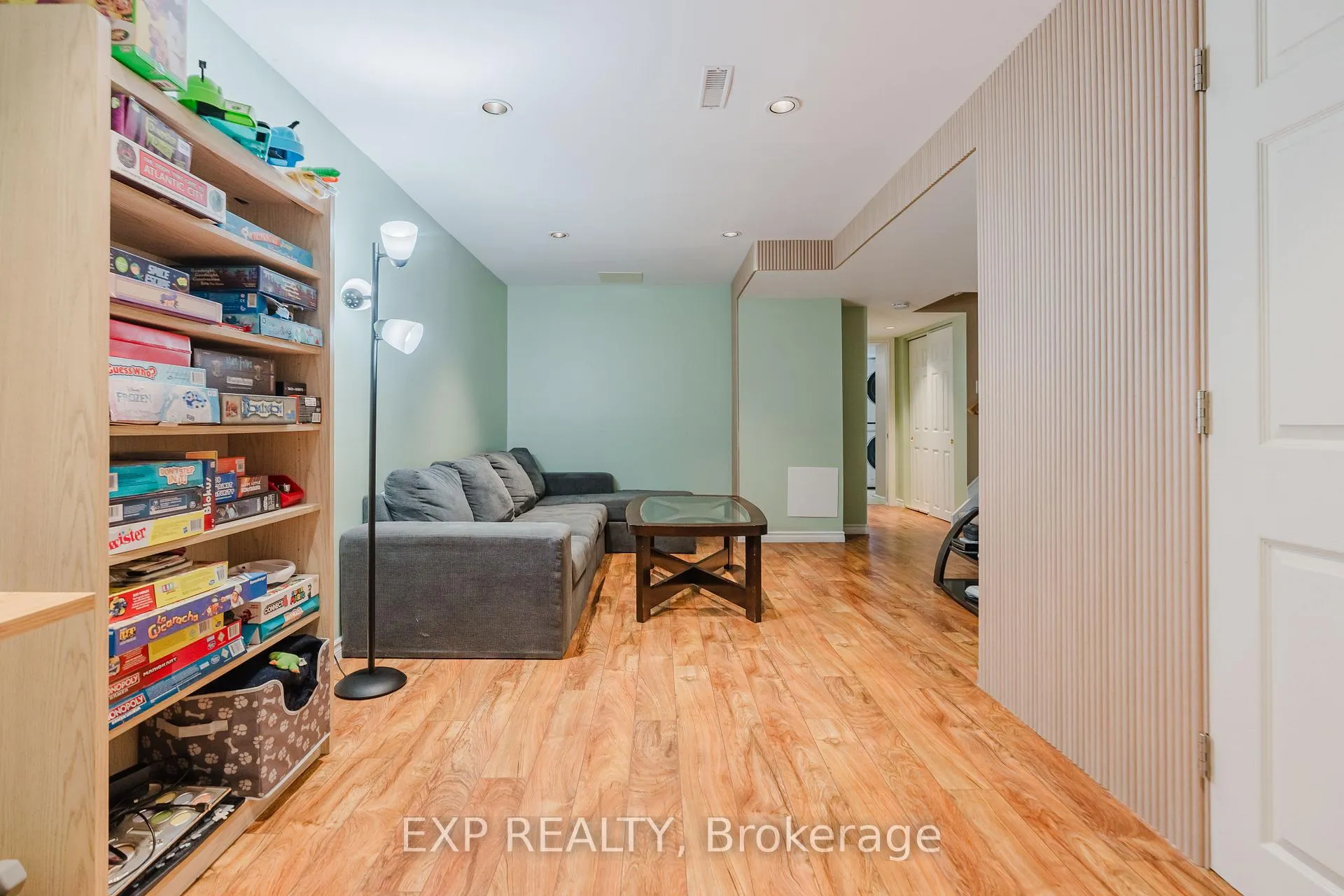 Photo 33 of 378 Valade Crescent, Ottawa, Fallingbrook/Pineridge — HOMEH
