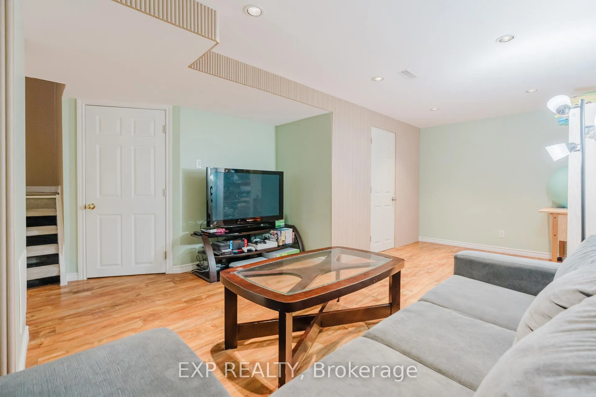 Photo 34 of 378 Valade Crescent, Ottawa, Fallingbrook/Pineridge — HOMEH