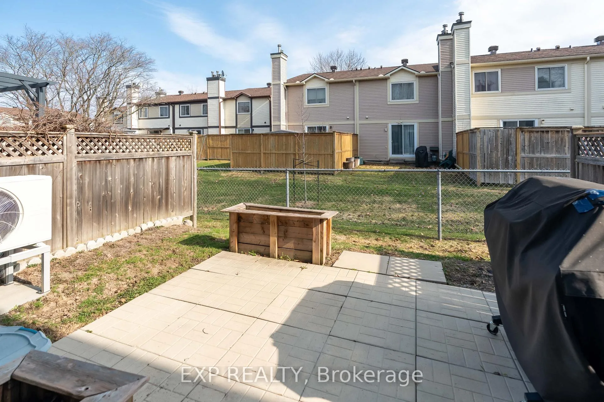 Photo 36 of 378 Valade Crescent, Ottawa, Fallingbrook/Pineridge — HOMEH