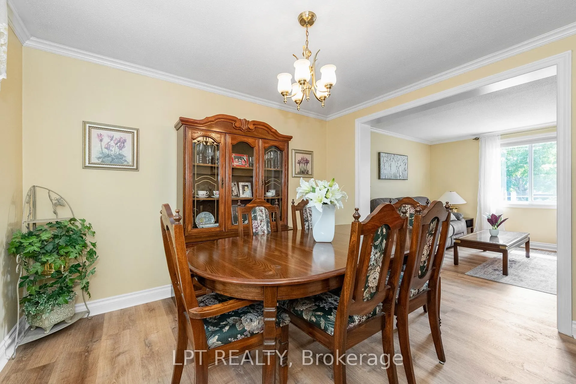 Photo 6 of 9 Dallaire Crescent, Ottawa, Richmond — HOMEH