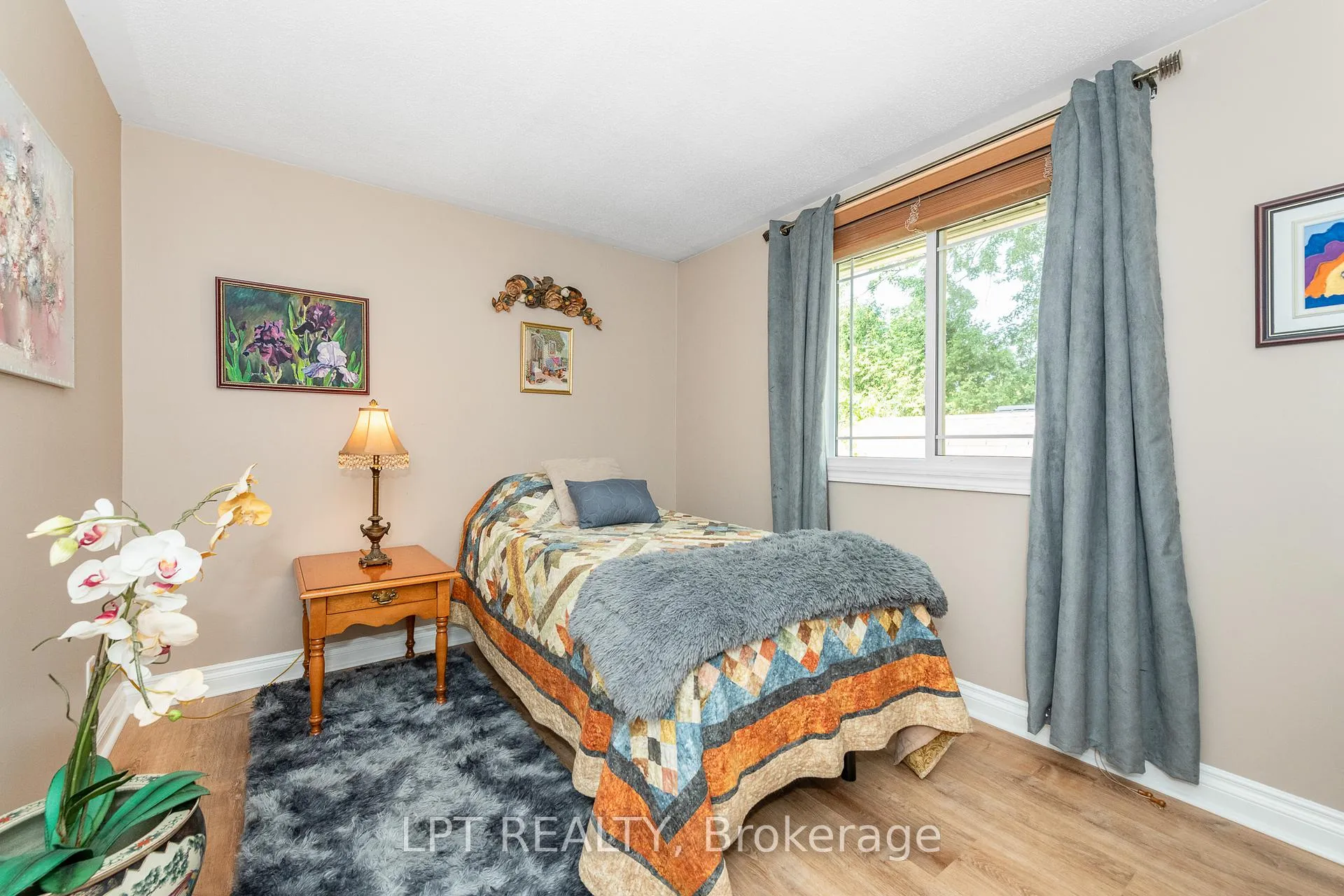 Photo 11 of 9 Dallaire Crescent, Ottawa, Richmond — HOMEH