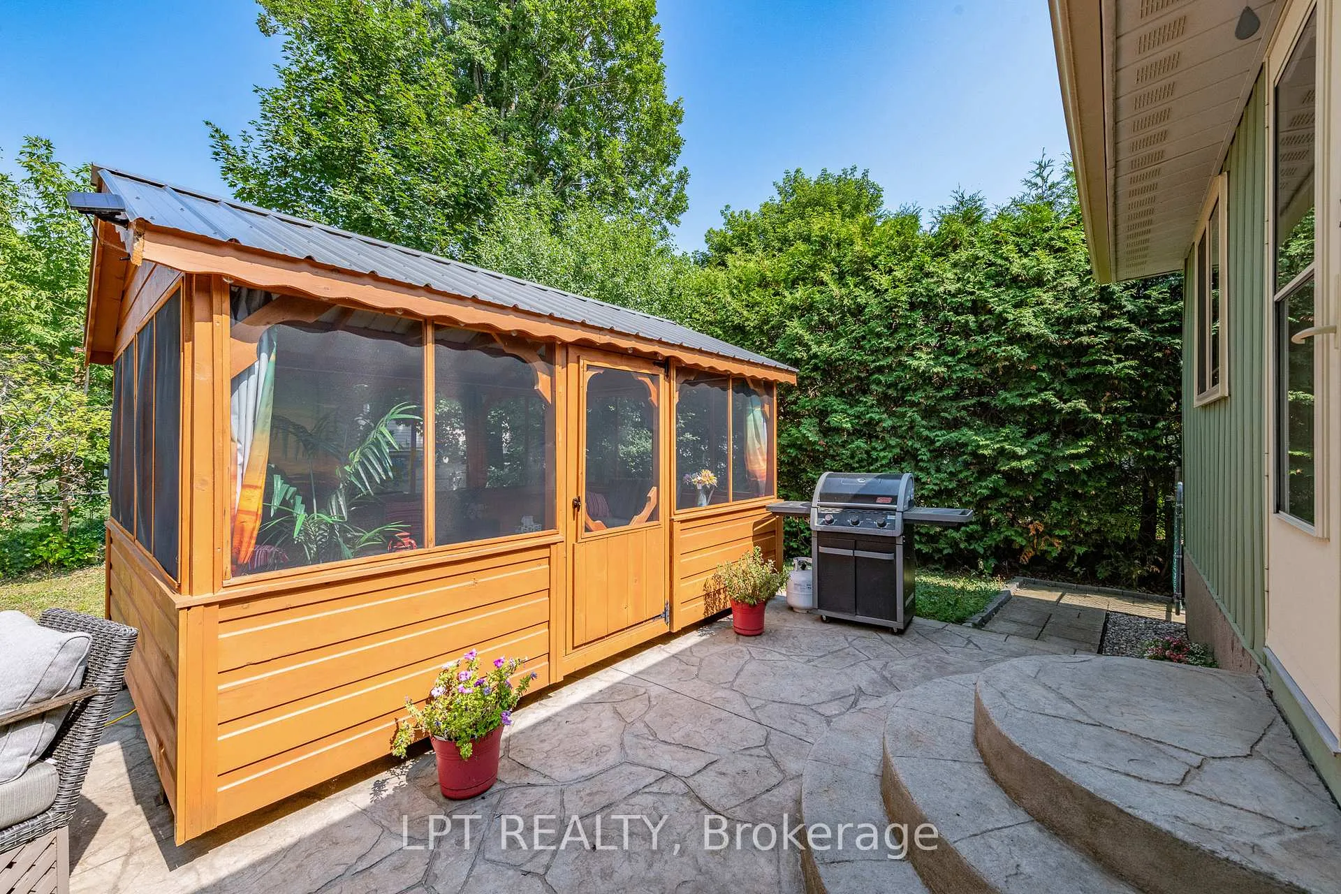 Photo 19 of 9 Dallaire Crescent, Ottawa, Richmond — HOMEH