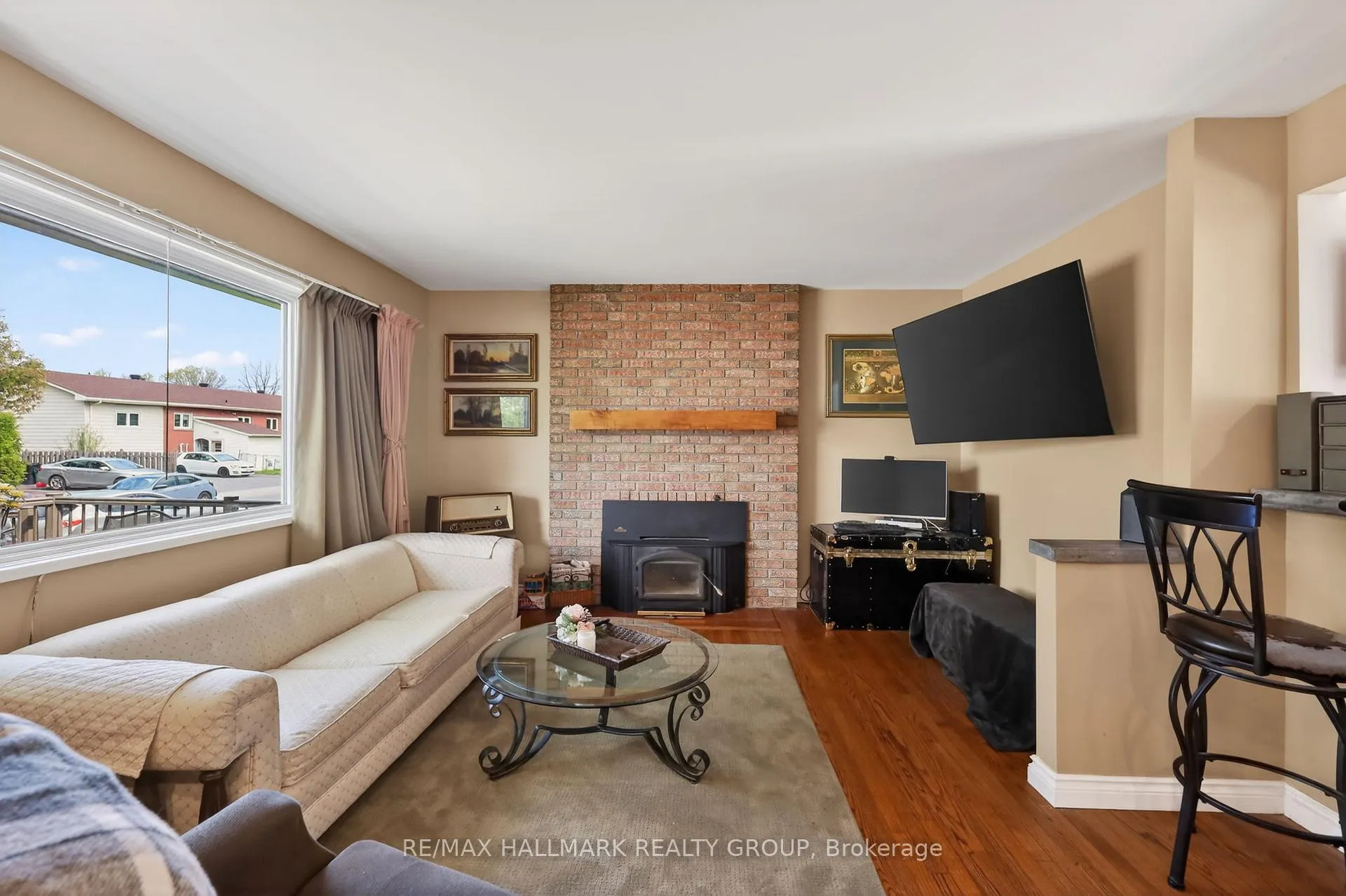 Photo 8 of 1317 Avenue Q, Ottawa, Eastway Gardens/Industrial Park — HOMEH