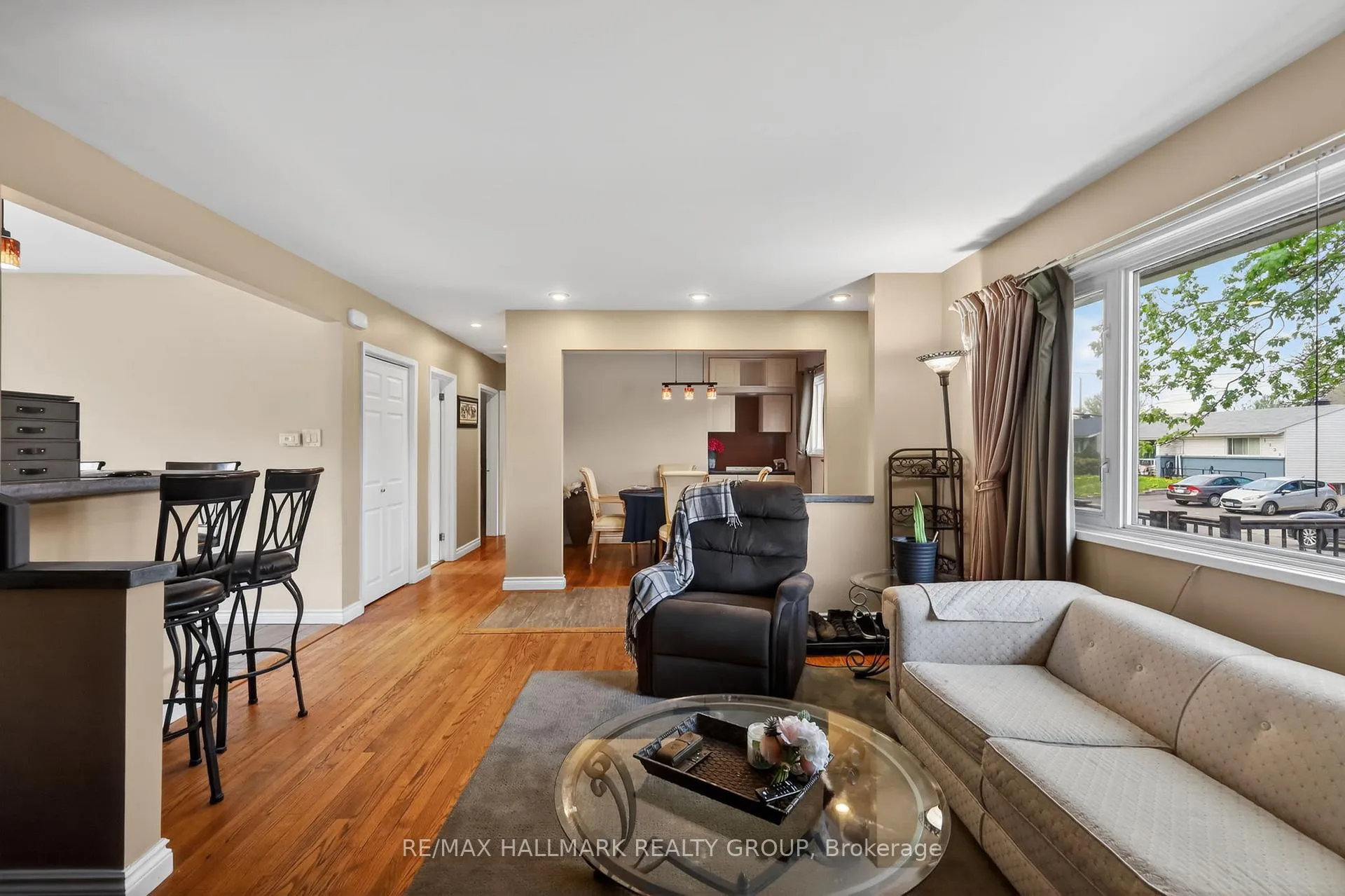 Photo 10 of 1317 Avenue Q, Ottawa, Eastway Gardens/Industrial Park — HOMEH