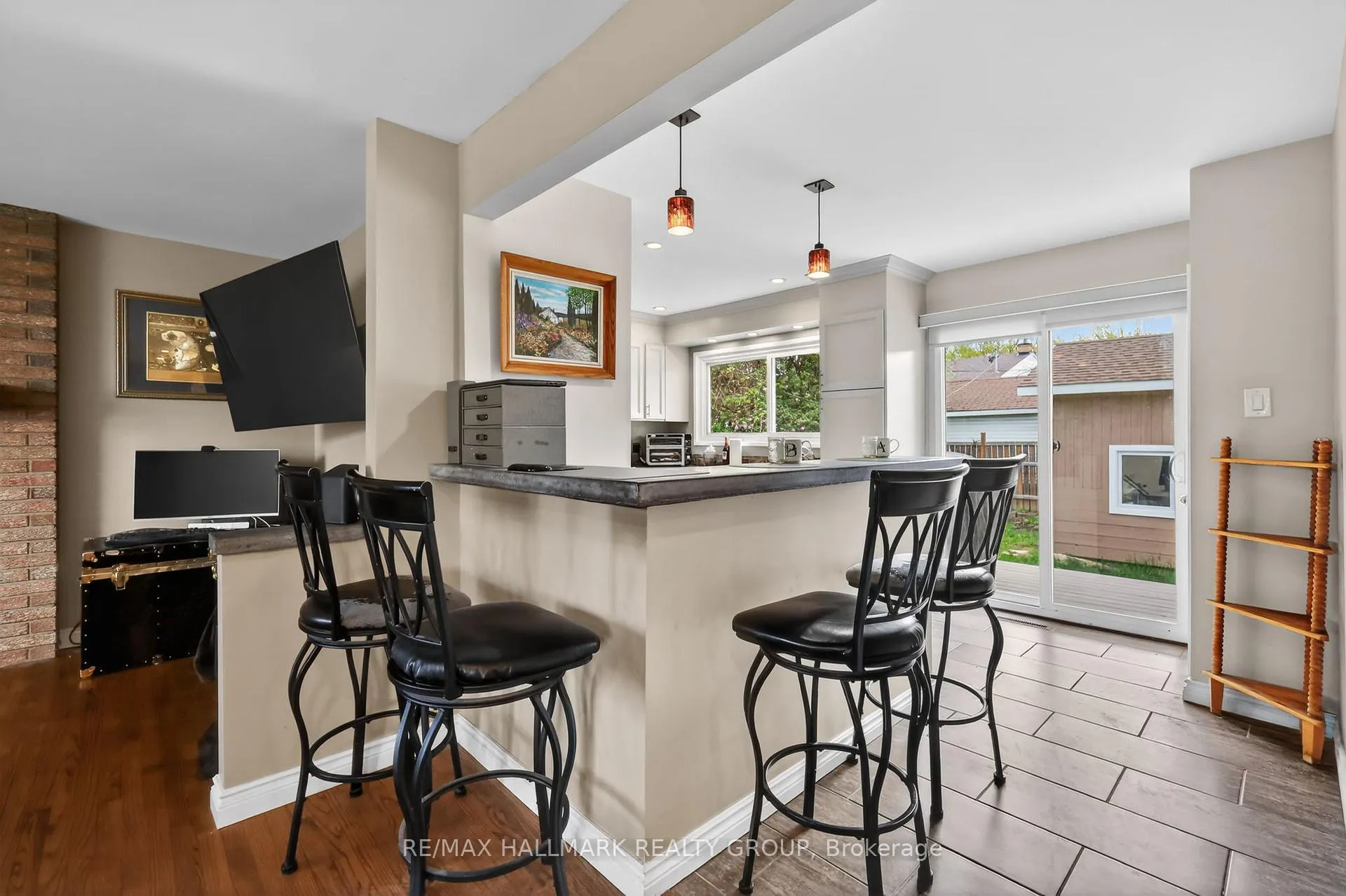 Photo 12 of 1317 Avenue Q, Ottawa, Eastway Gardens/Industrial Park — HOMEH
