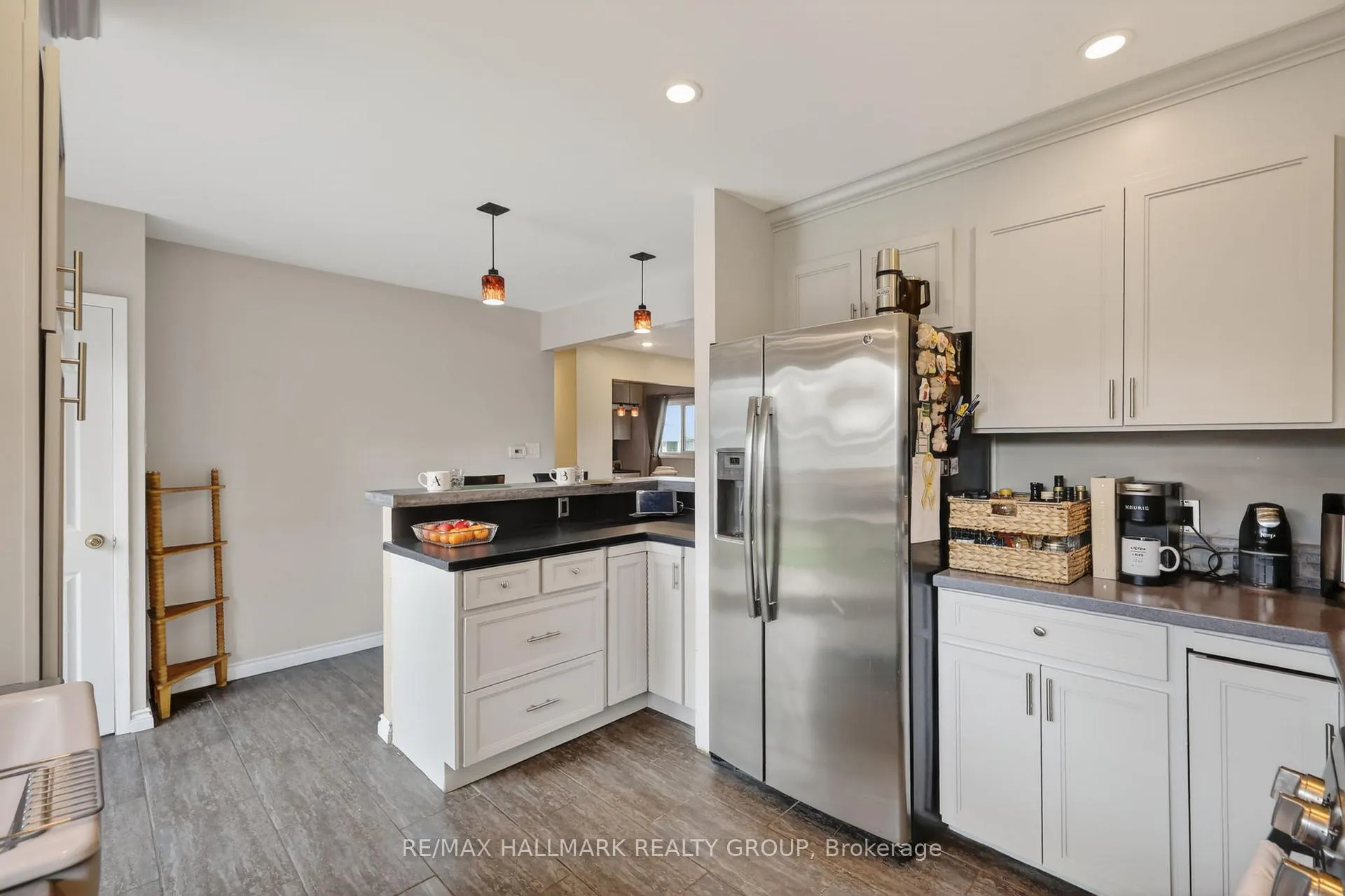 Photo 15 of 1317 Avenue Q, Ottawa, Eastway Gardens/Industrial Park — HOMEH