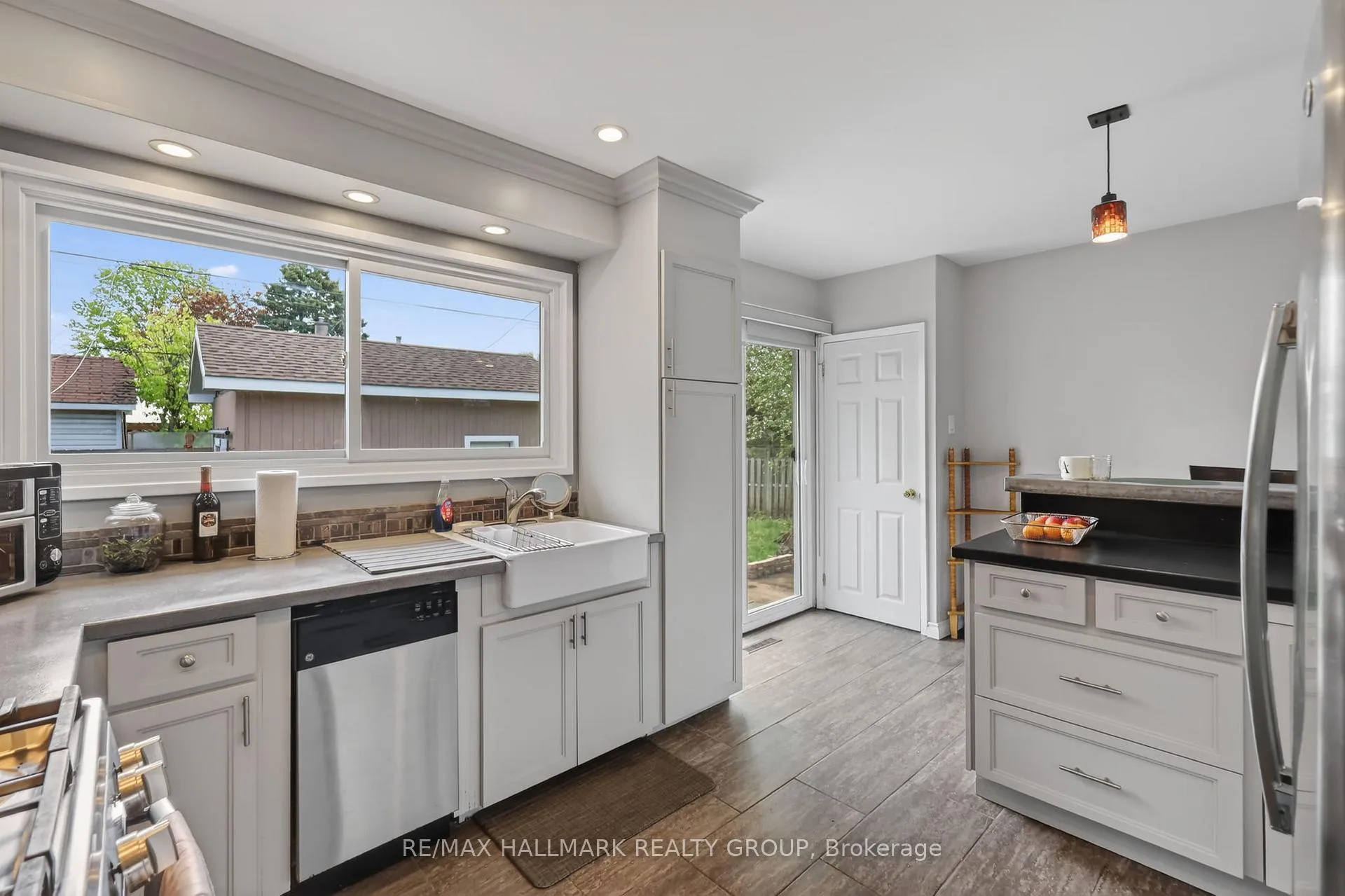 Photo 16 of 1317 Avenue Q, Ottawa, Eastway Gardens/Industrial Park — HOMEH