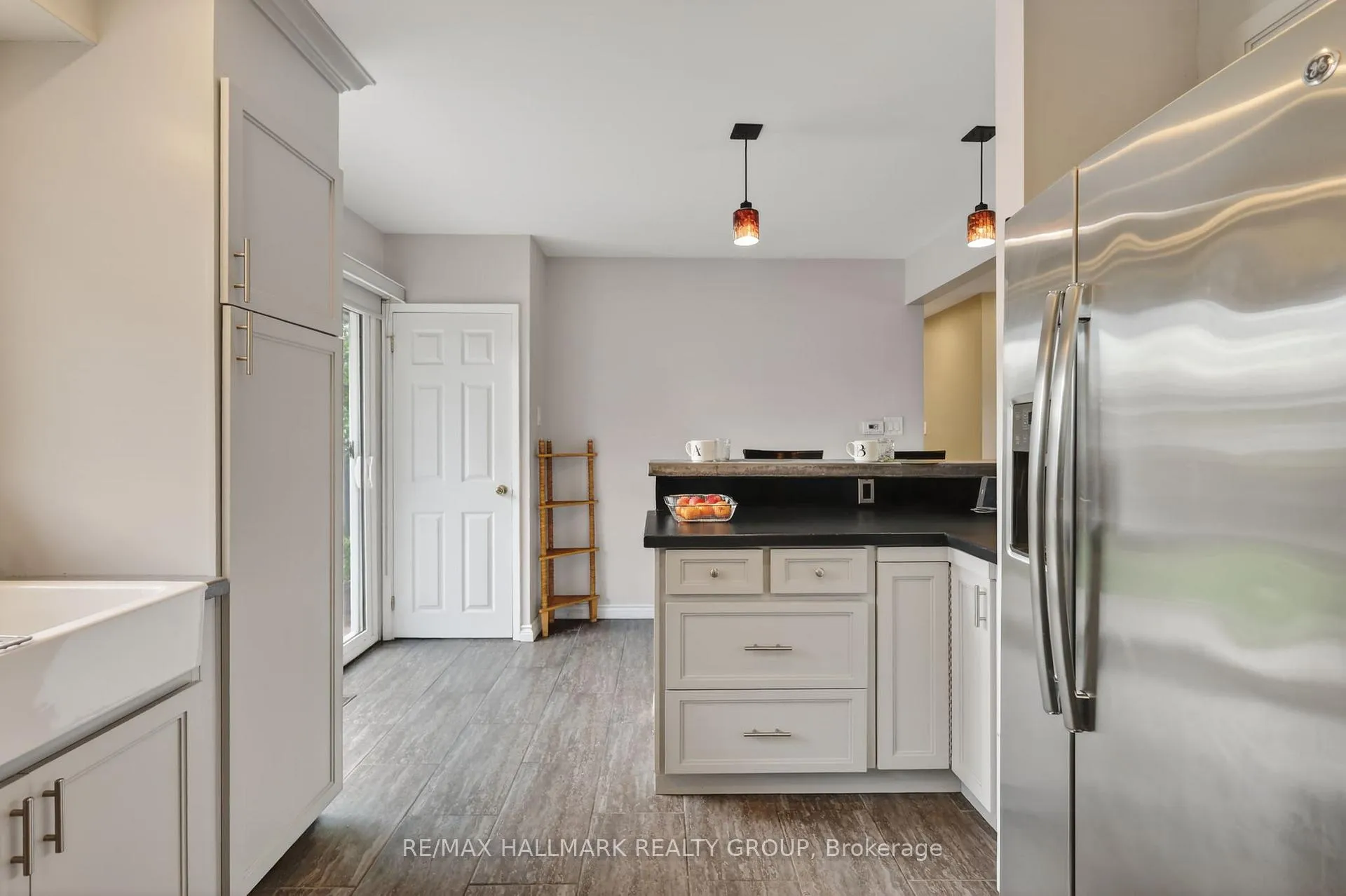 Photo 17 of 1317 Avenue Q, Ottawa, Eastway Gardens/Industrial Park — HOMEH