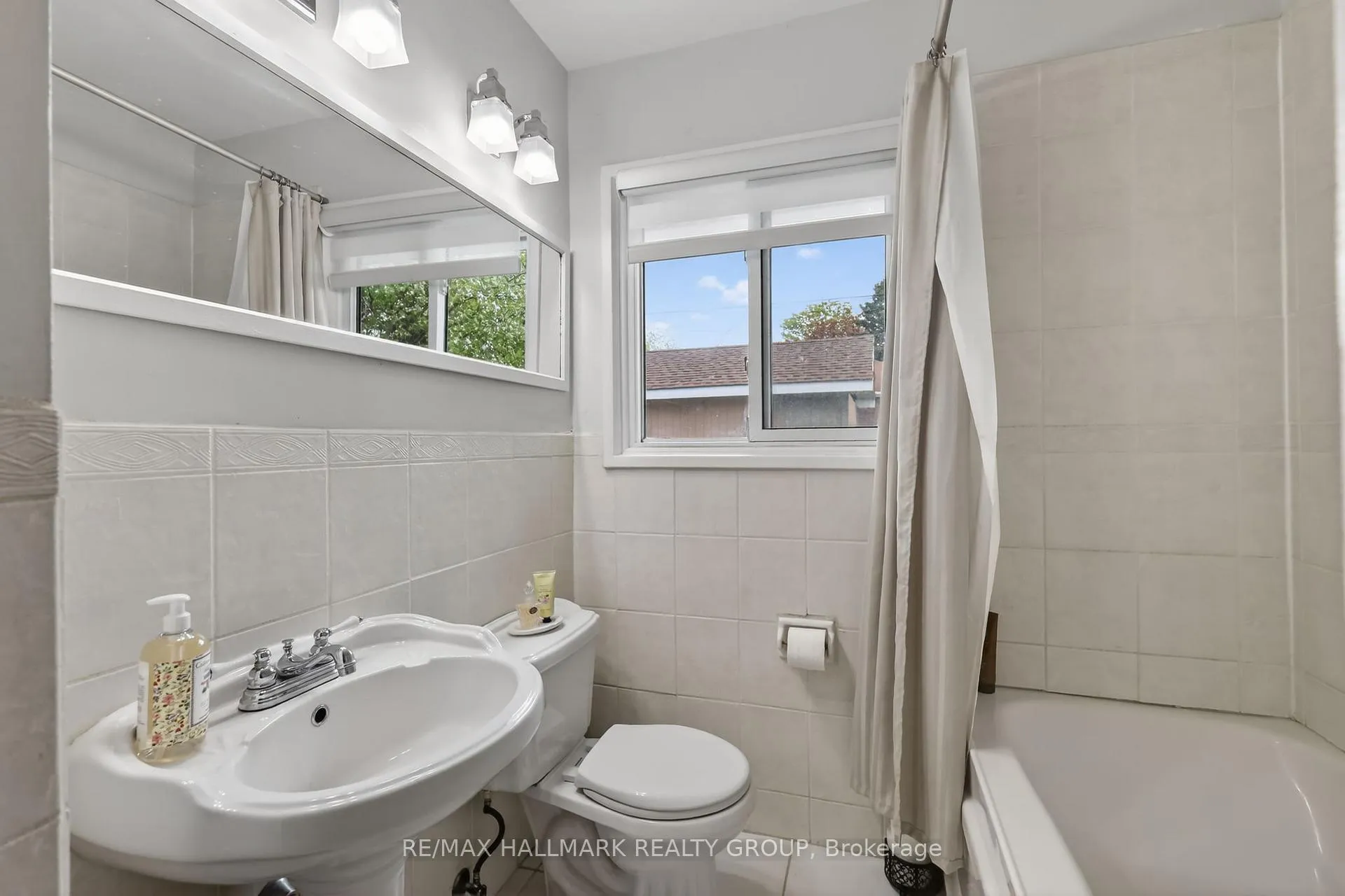 Photo 18 of 1317 Avenue Q, Ottawa, Eastway Gardens/Industrial Park — HOMEH
