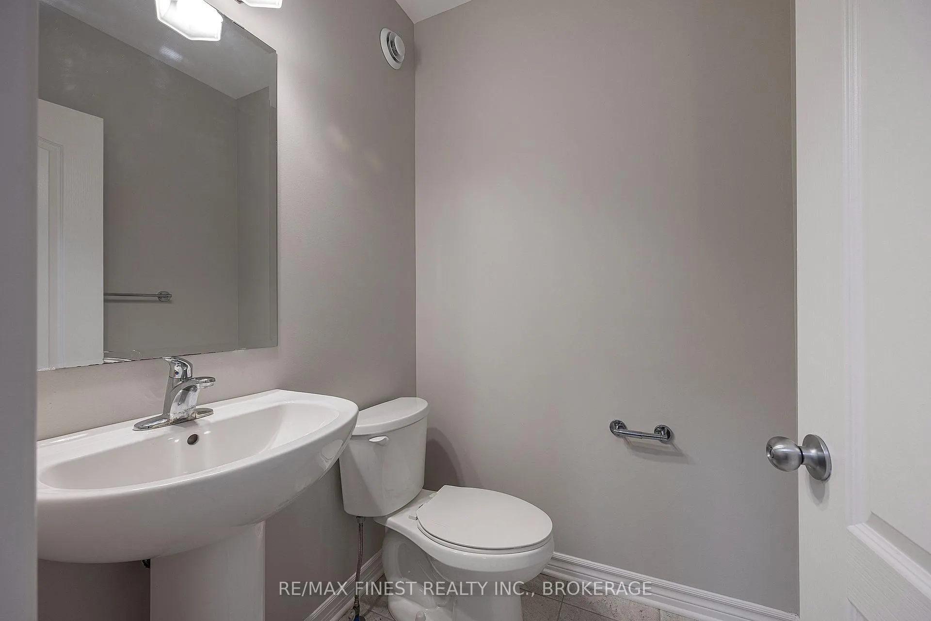 Photo 4 of 1113 Barrow Avenue, Kingston, East Gardiners Rd — HOMEH