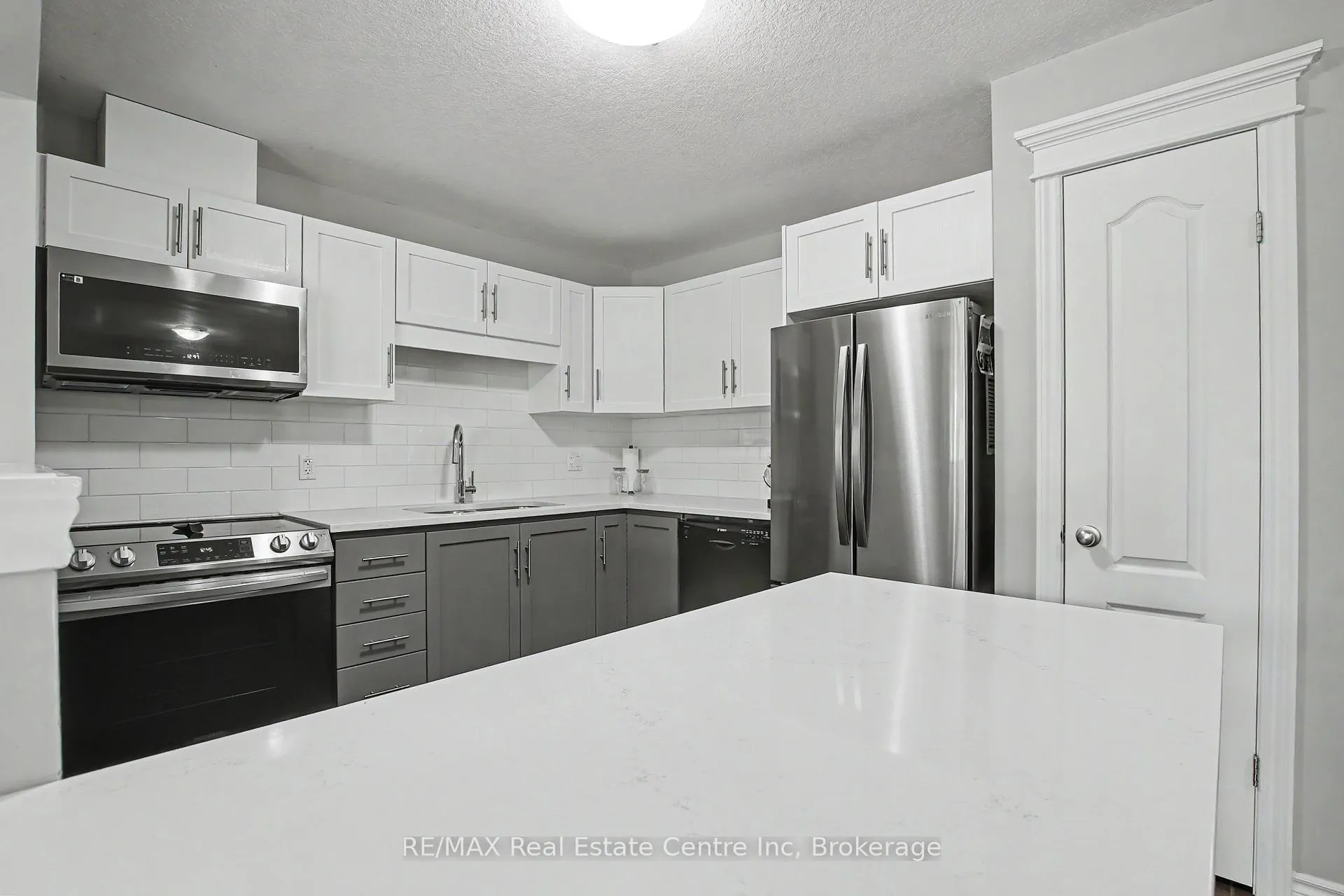 Photo 5 of 58 Curzon Crescent, Guelph, Willow West/Sugarbush/West Acres — HOMEH