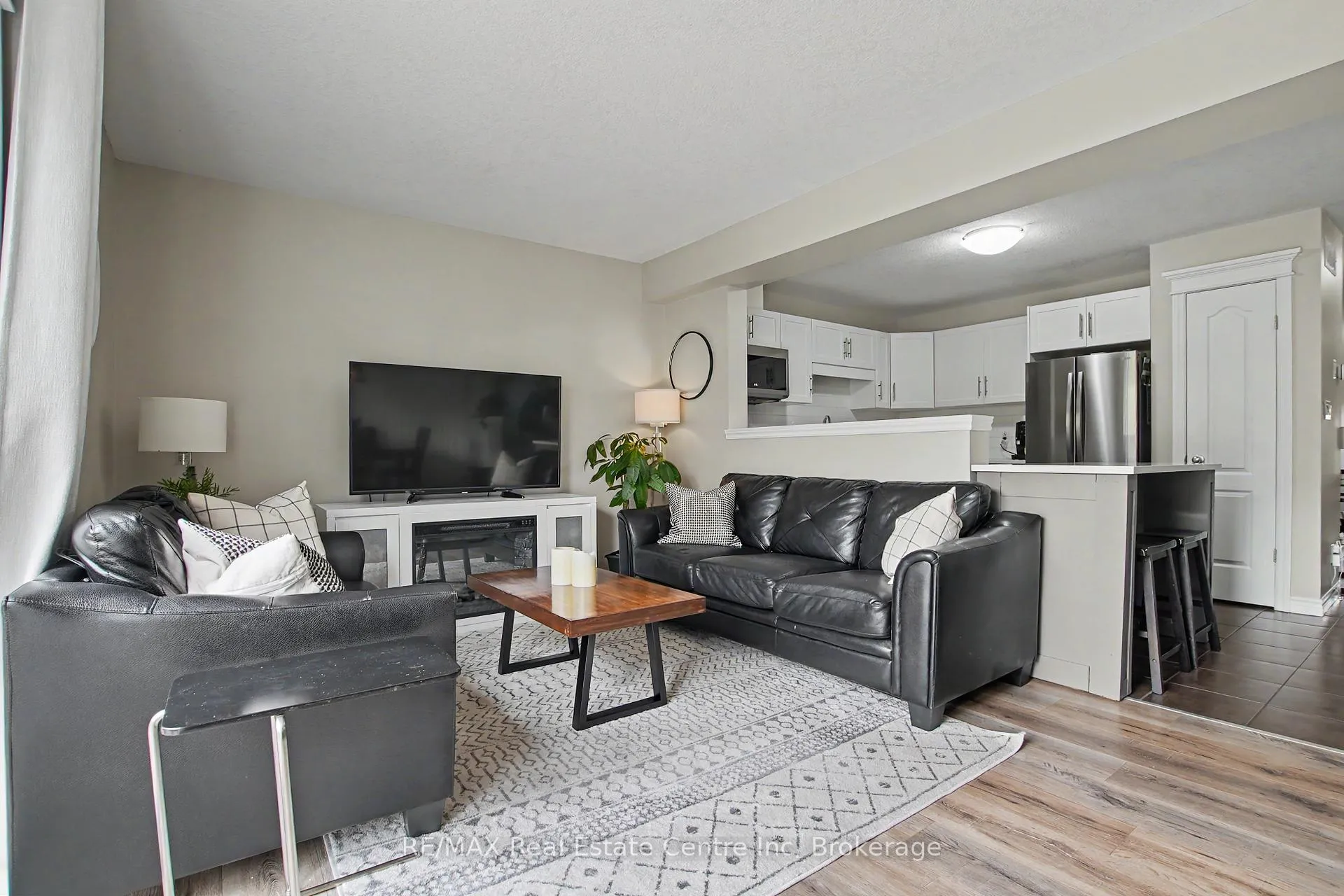 Photo 9 of 58 Curzon Crescent, Guelph, Willow West/Sugarbush/West Acres — HOMEH