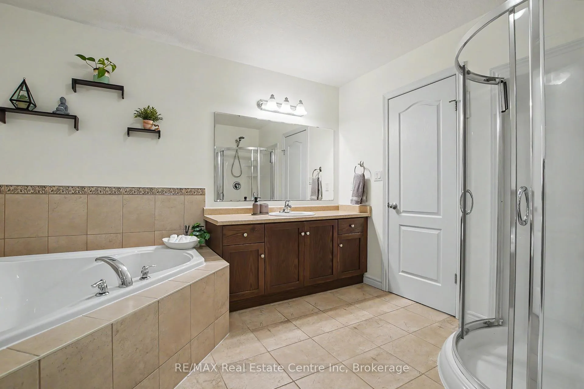 Photo 14 of 58 Curzon Crescent, Guelph, Willow West/Sugarbush/West Acres — HOMEH