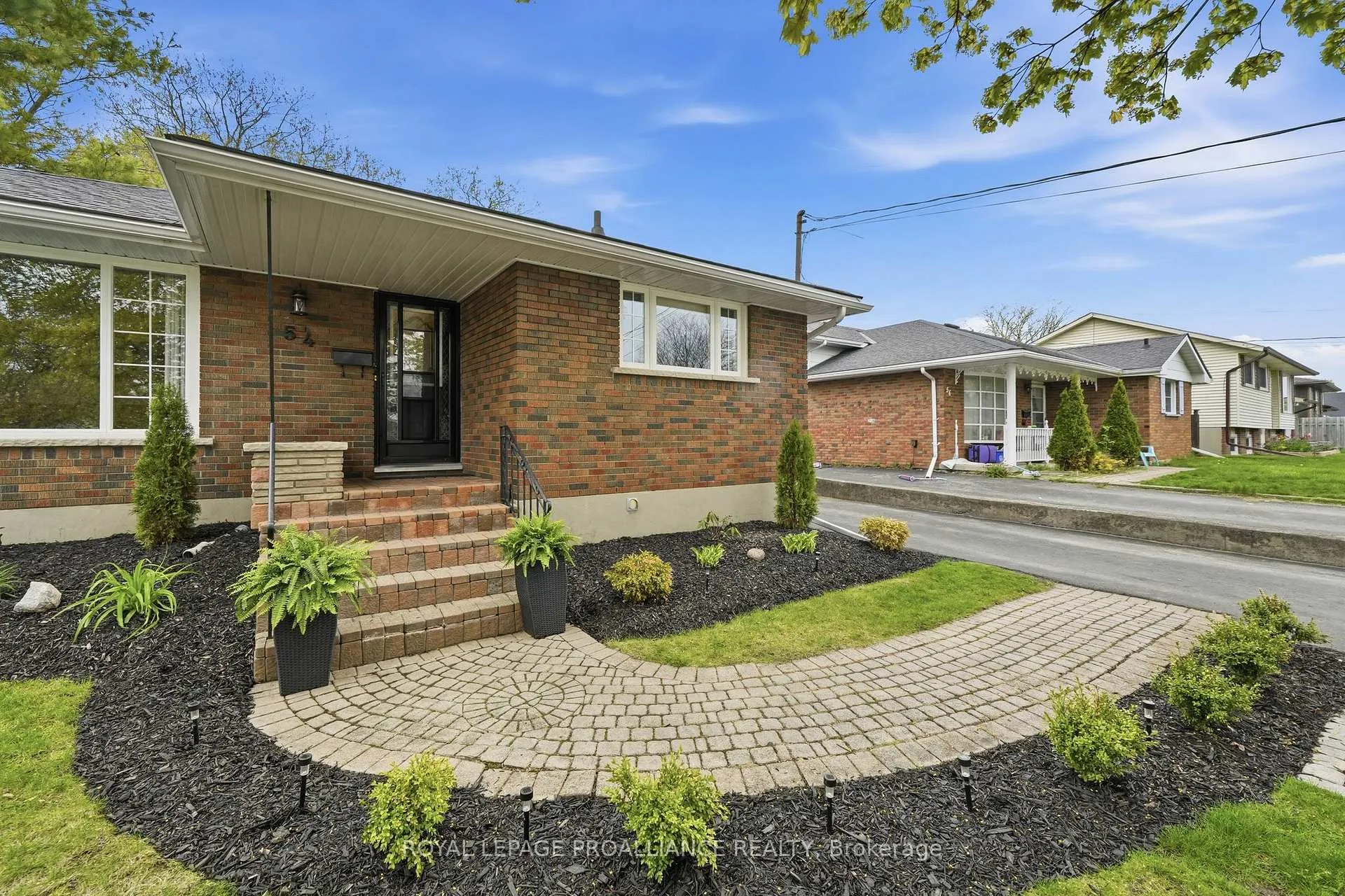 Photo 2 of 54 Craig Street, Belleville, Belleville Ward — HOMEH
