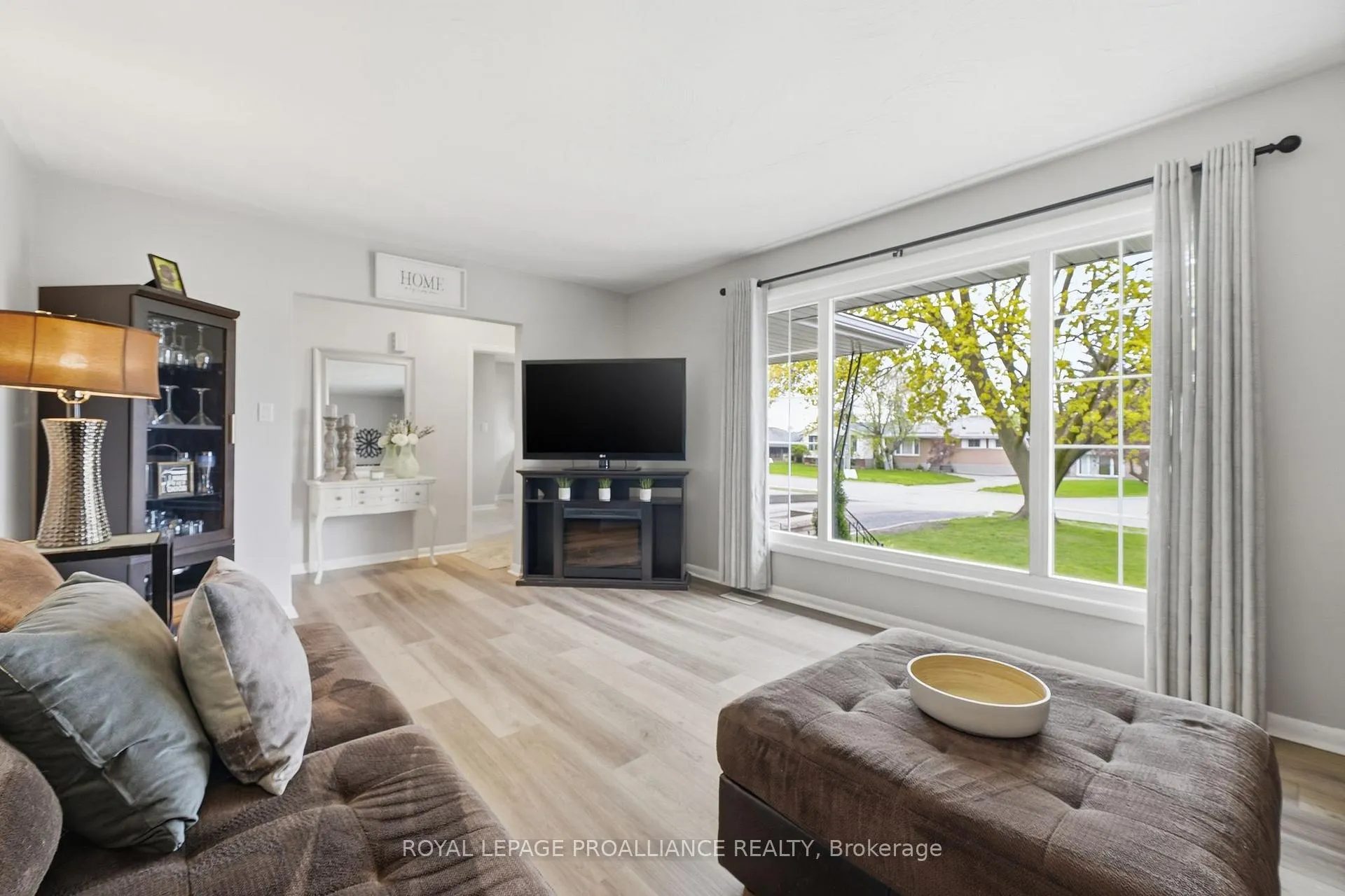 Photo 7 of 54 Craig Street, Belleville, Belleville Ward — HOMEH