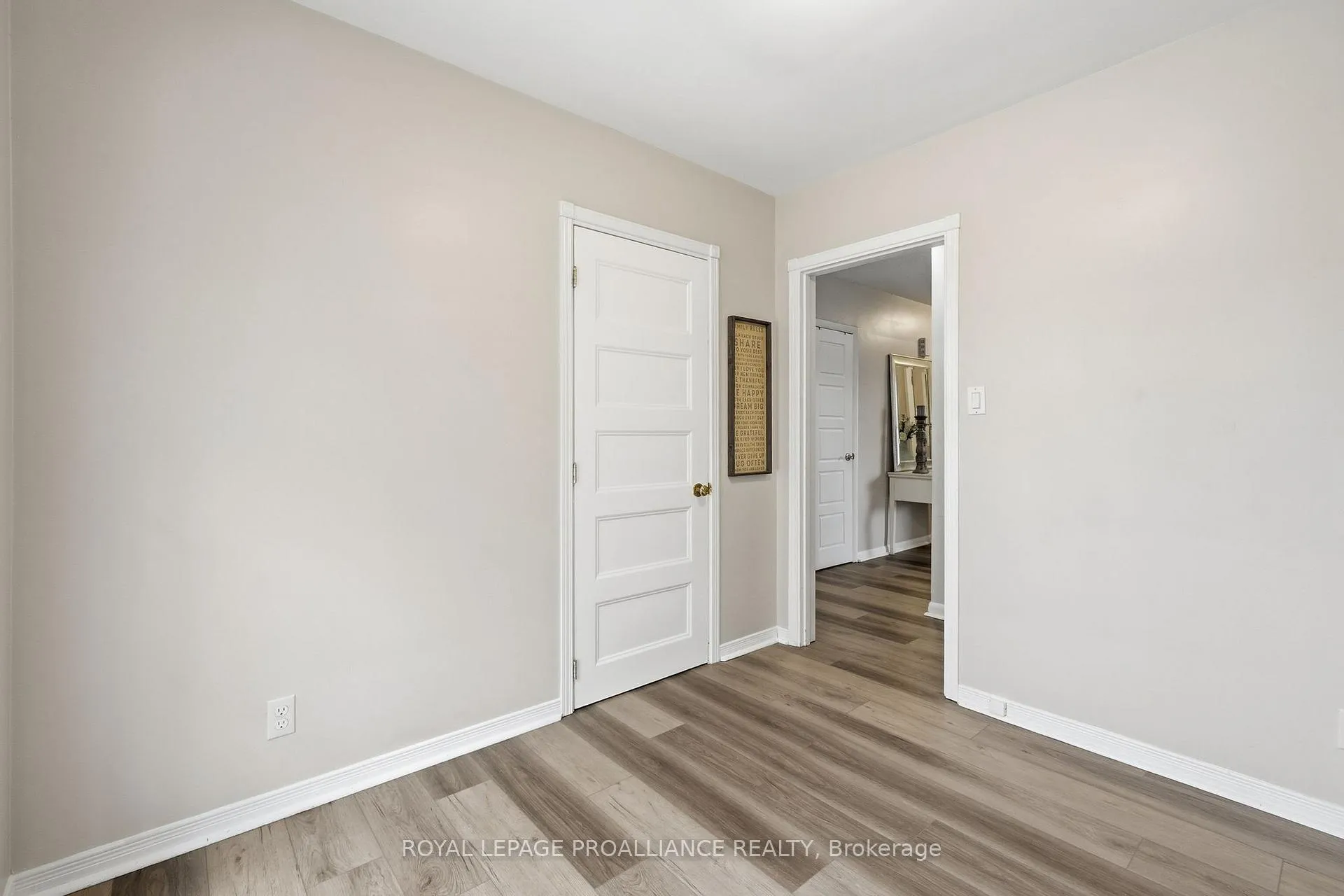 Photo 22 of 54 Craig Street, Belleville, Belleville Ward — HOMEH