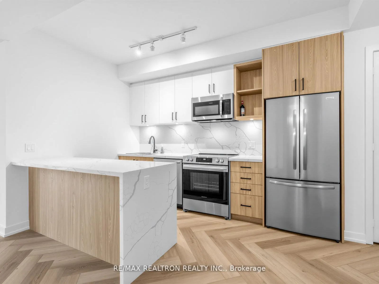 Photo 13 of Unit 145, 333 Sunseeker Avenue, Innisfil, Rural Innisfil — HOMEH