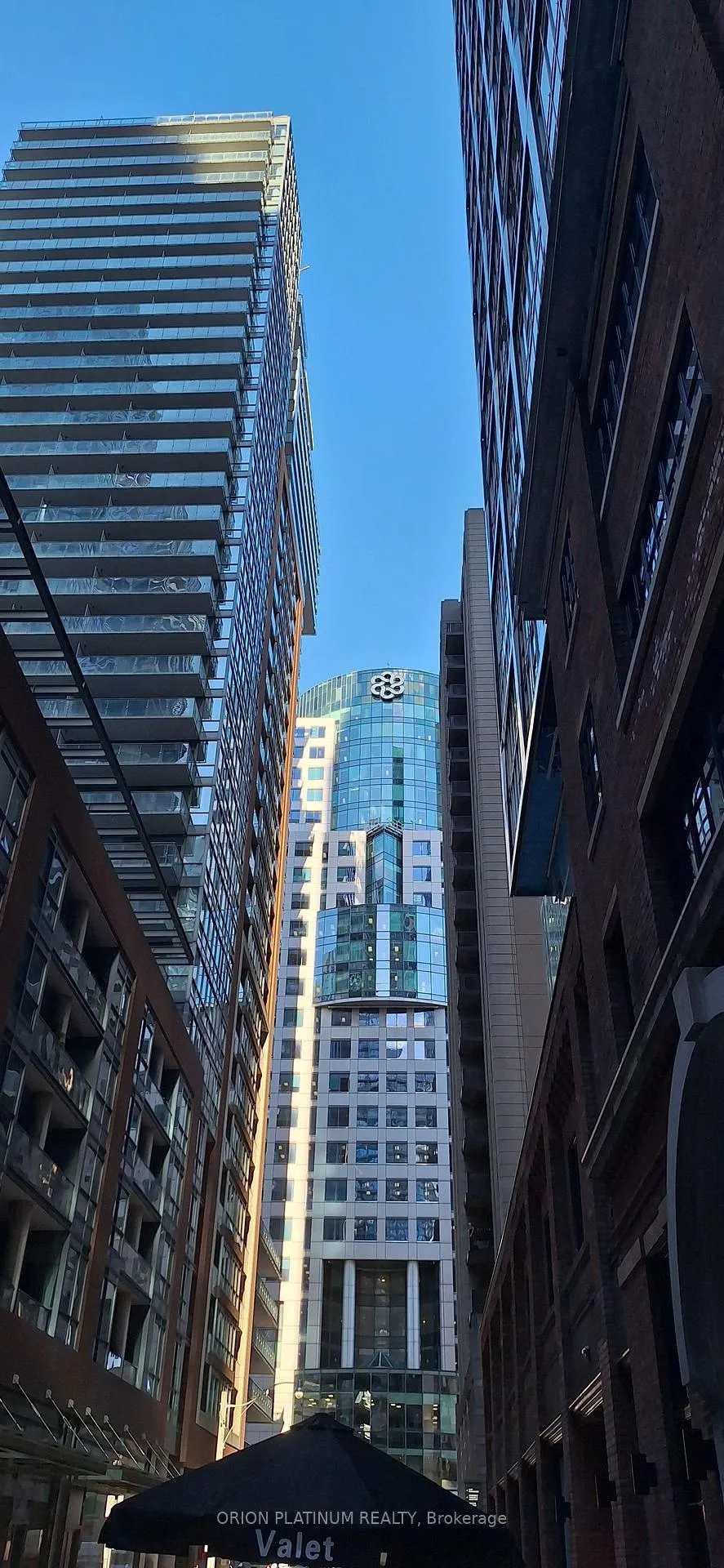 Front of Unit 702, 15 Mercer Street
