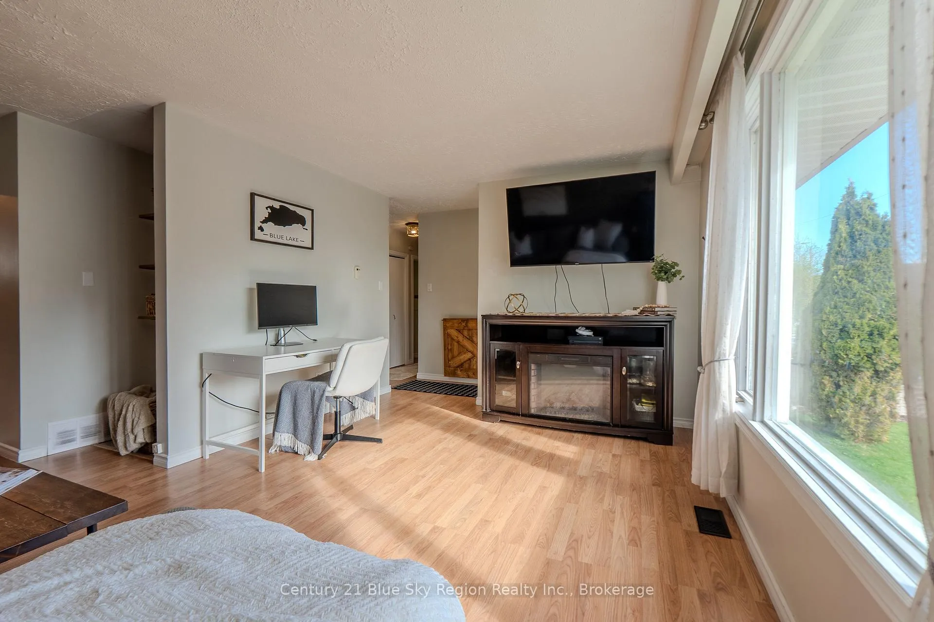 Photo 7 of 19 Marshall Park Drive, North Bay, Ferris — HOMEH
