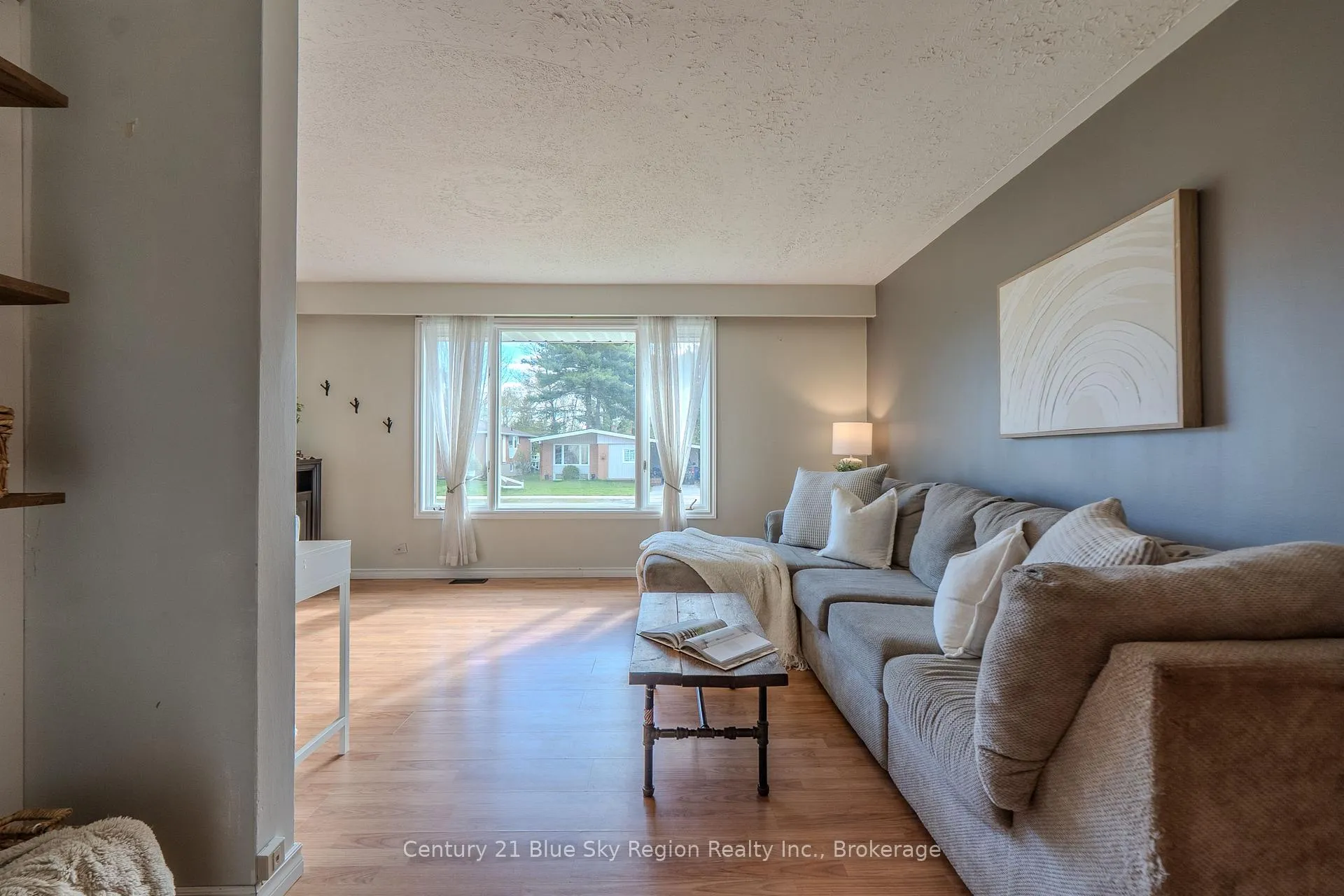 Photo 8 of 19 Marshall Park Drive, North Bay, Ferris — HOMEH