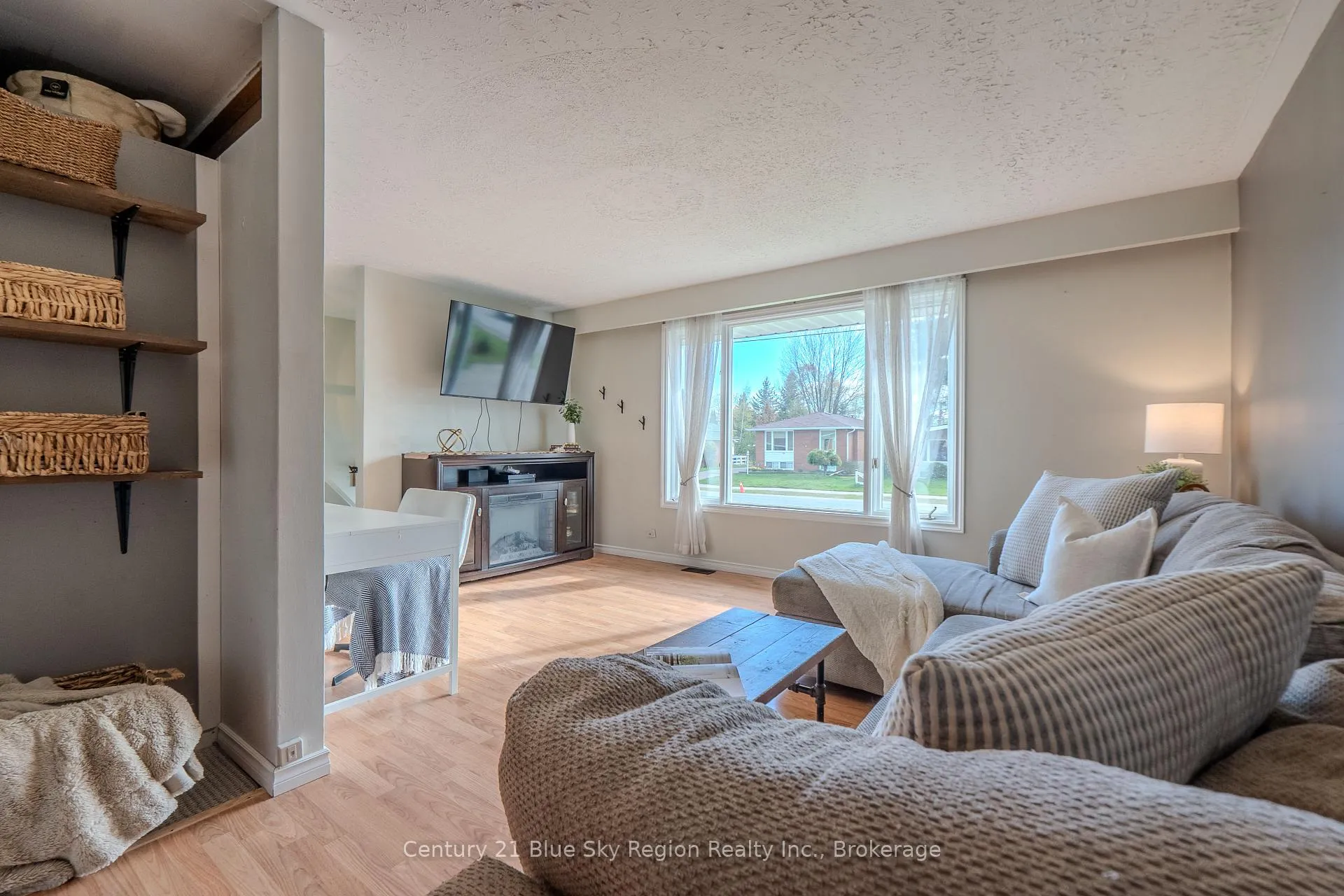 Photo 9 of 19 Marshall Park Drive, North Bay, Ferris — HOMEH