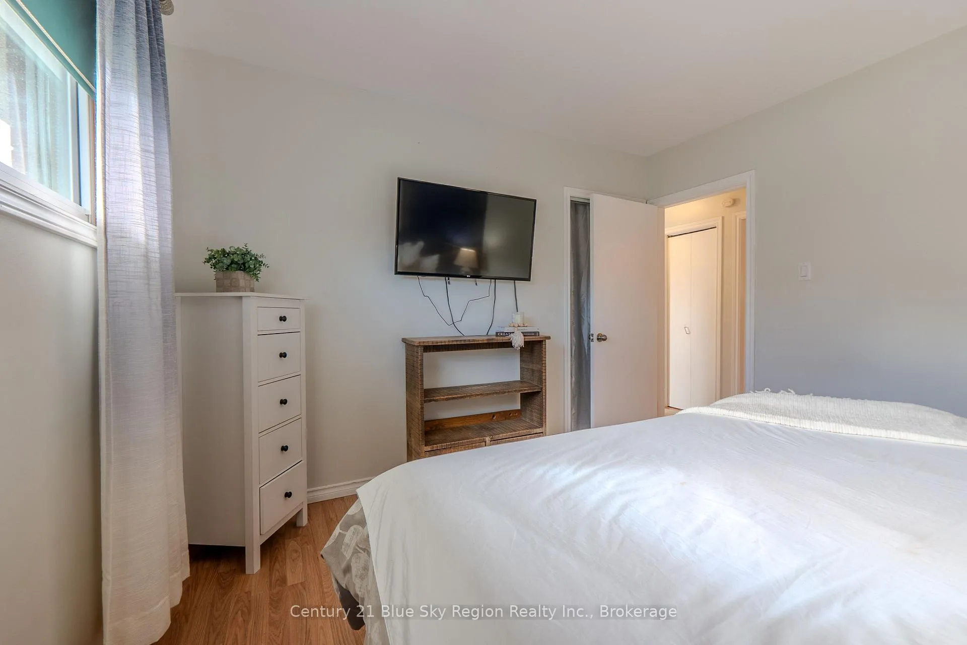 Photo 18 of 19 Marshall Park Drive, North Bay, Ferris — HOMEH