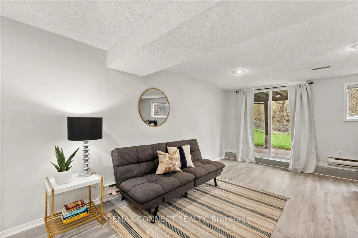 Photo 25 of 112 Londonderry Street, Oshawa, Vanier — HOMEH