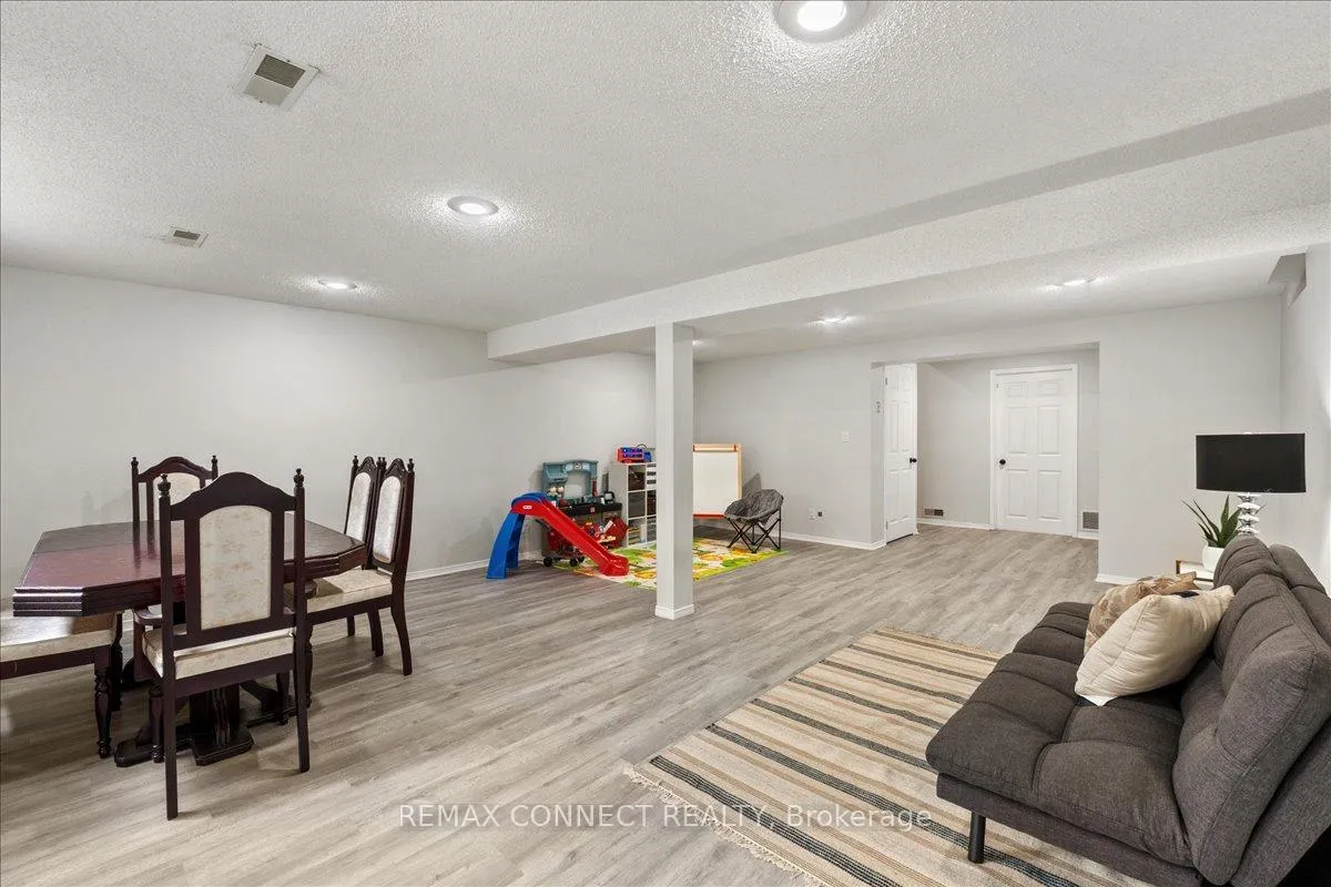 Photo 26 of 112 Londonderry Street, Oshawa, Vanier — HOMEH