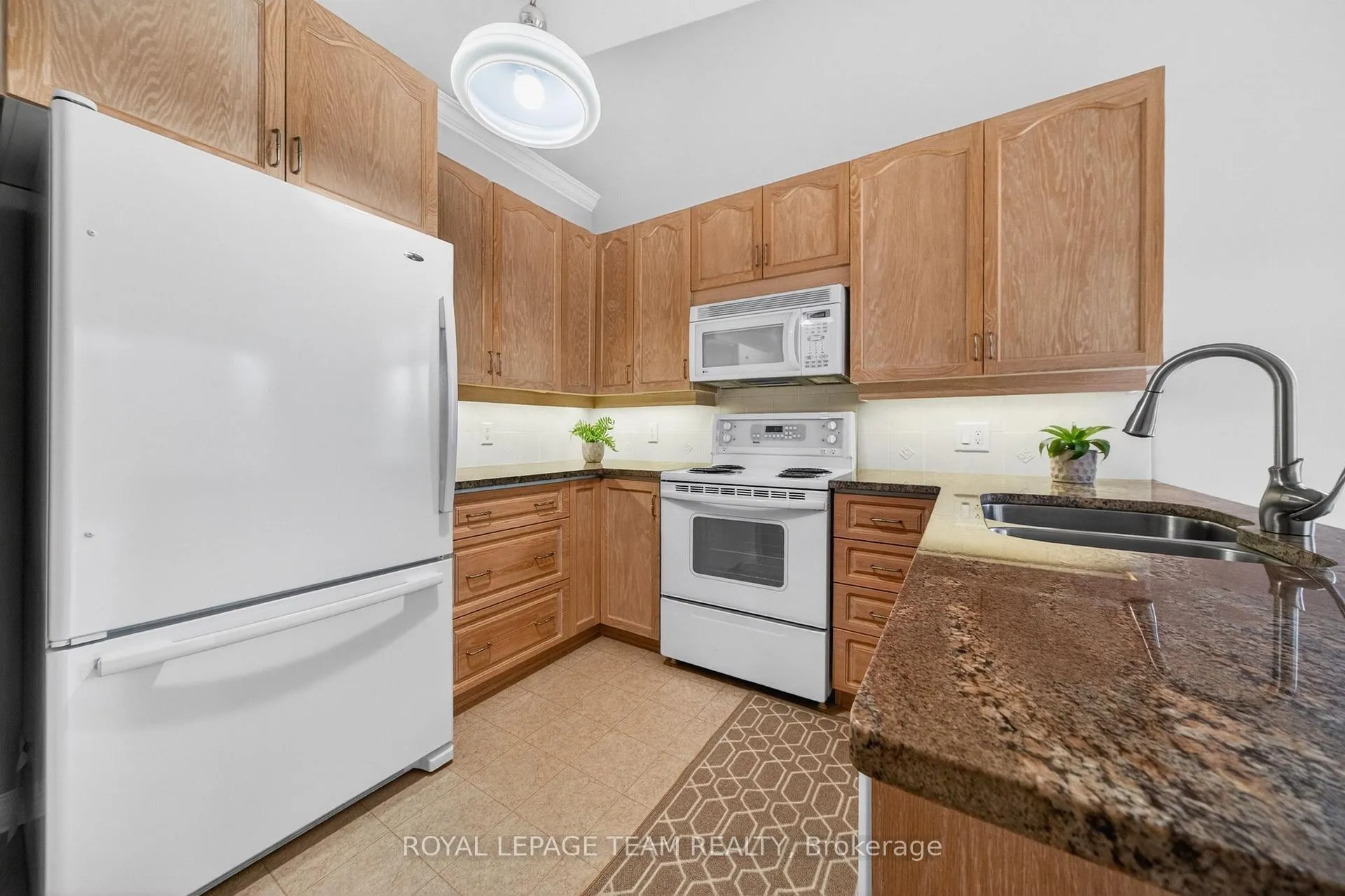 Photo 14 of 93 Sable Run Drive, Ottawa, Stittsville (Central) — HOMEH