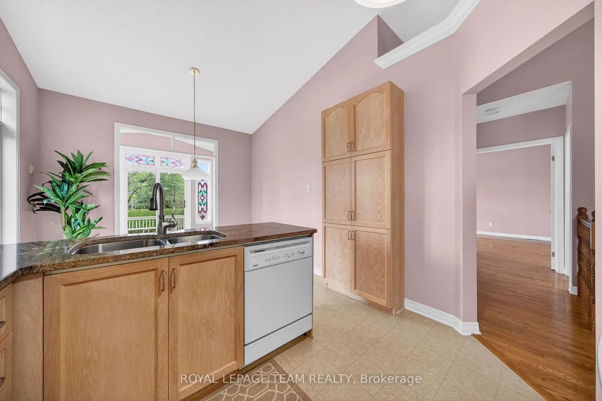 Photo 15 of 93 Sable Run Drive, Ottawa, Stittsville (Central) — HOMEH