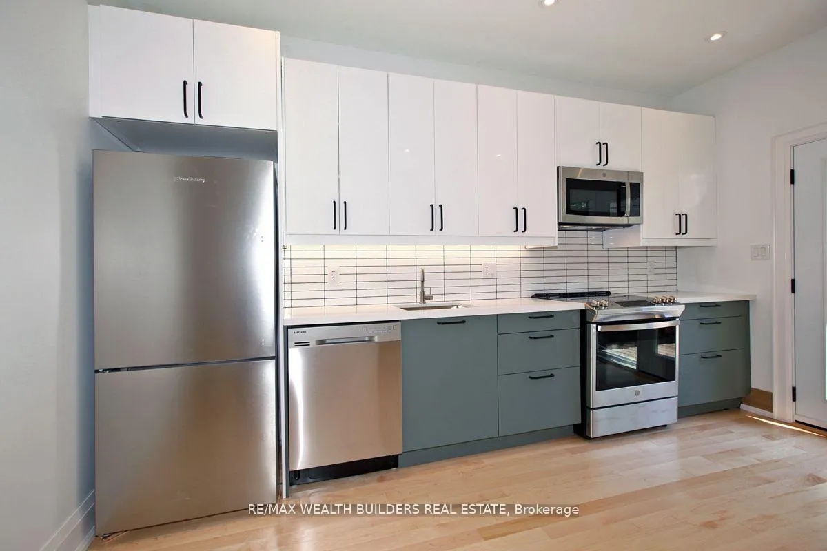 Photo 4 of Unit 3, 167 Broadview Avenue, Toronto, South Riverdale — HOMEH