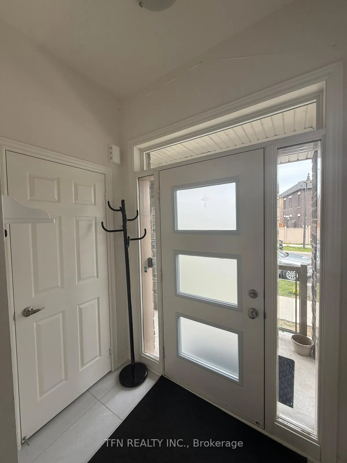 Photo 10 of 267 Great Falls Boulevard, Hamilton, Waterdown — HOMEH