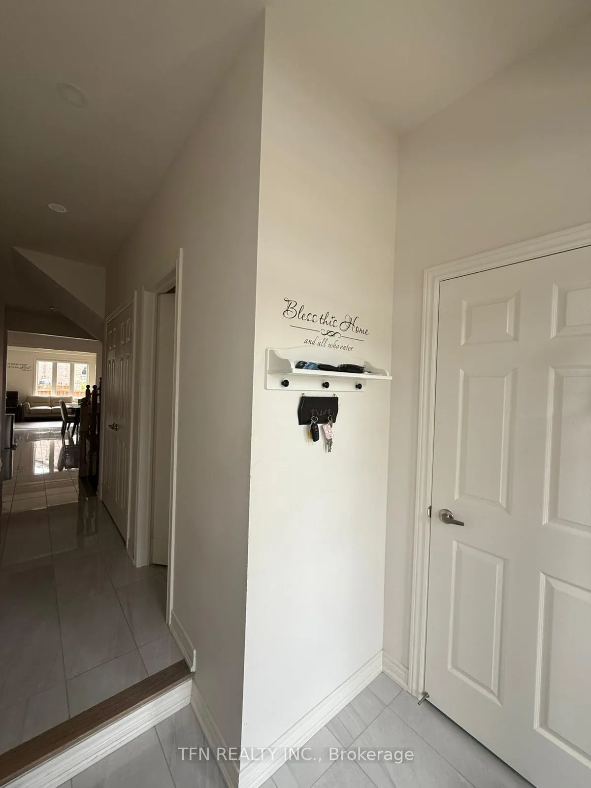 Photo 11 of 267 Great Falls Boulevard, Hamilton, Waterdown — HOMEH