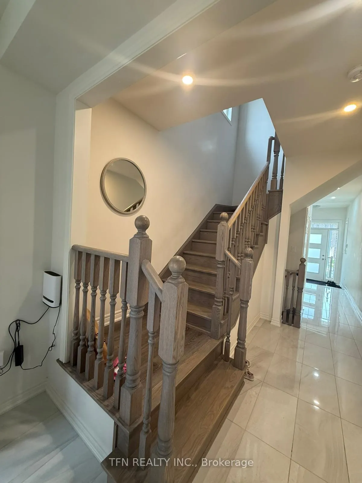 Photo 20 of 267 Great Falls Boulevard, Hamilton, Waterdown — HOMEH