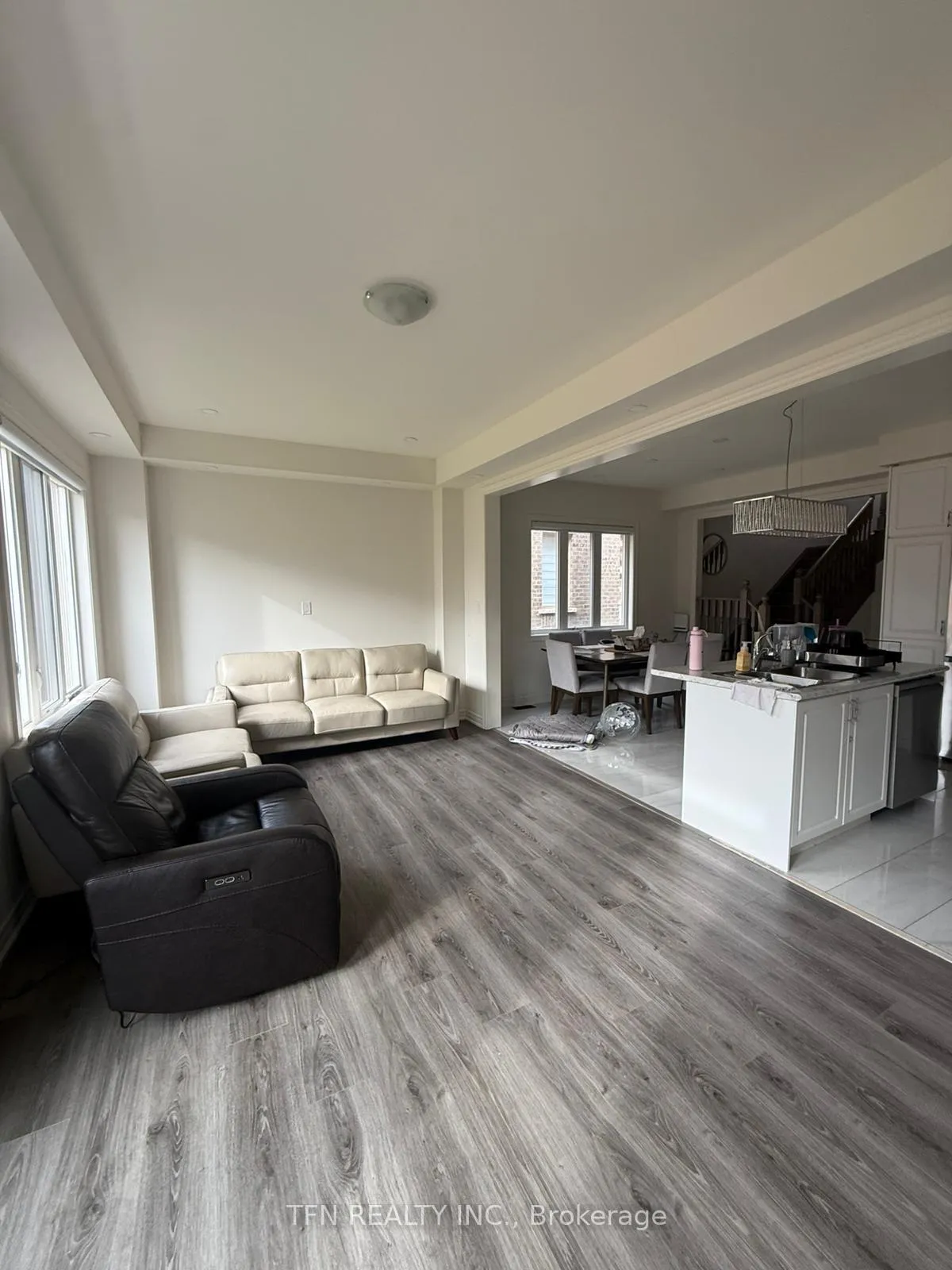 Photo 25 of 267 Great Falls Boulevard, Hamilton, Waterdown — HOMEH