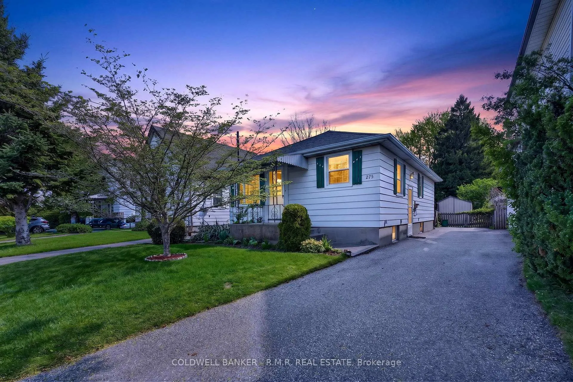Front of 275 Oshawa Boulevard N